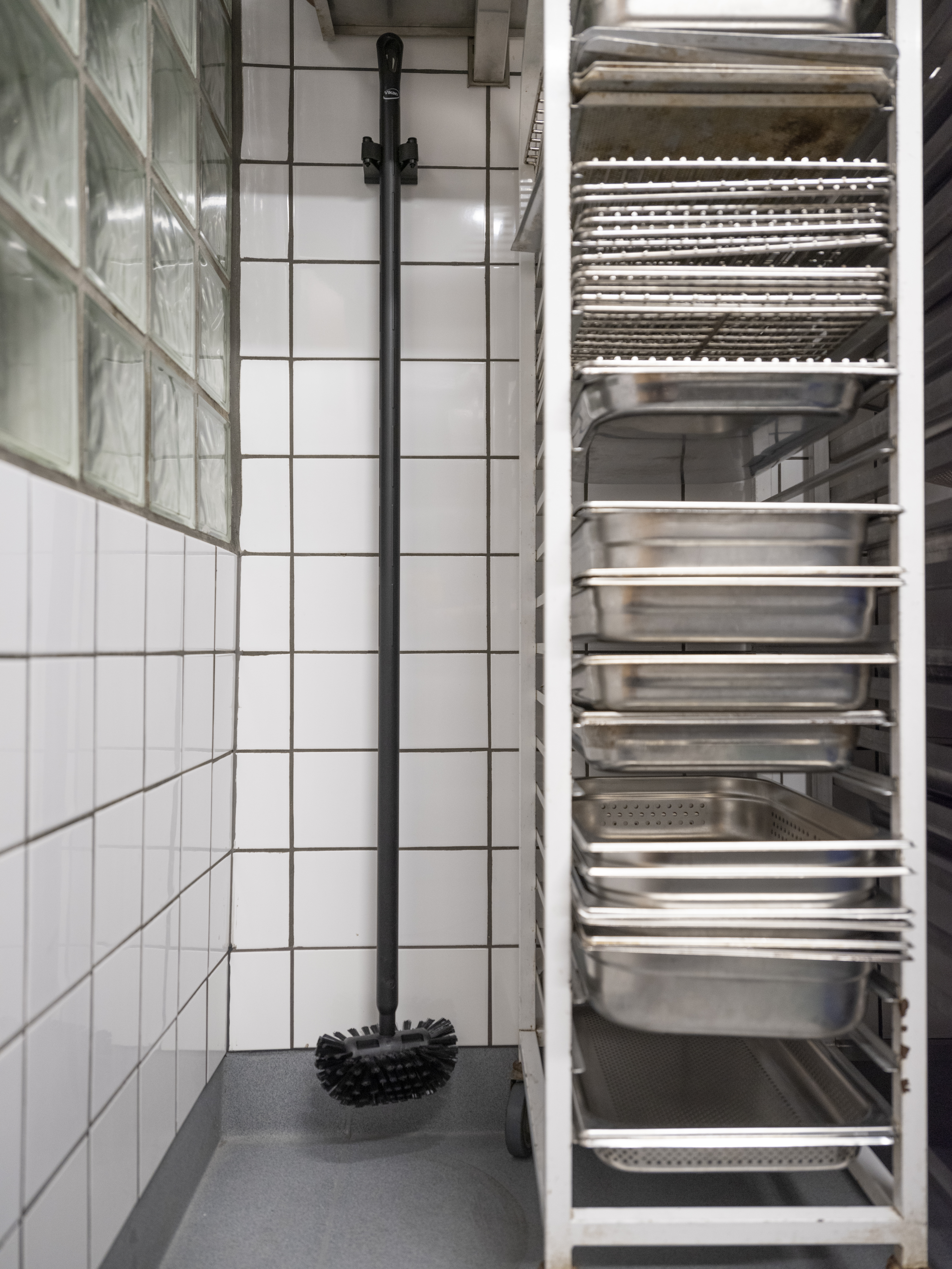 Vikan, Hygienic Wall Bracket, Grip Band Module, 82 mm, Blue