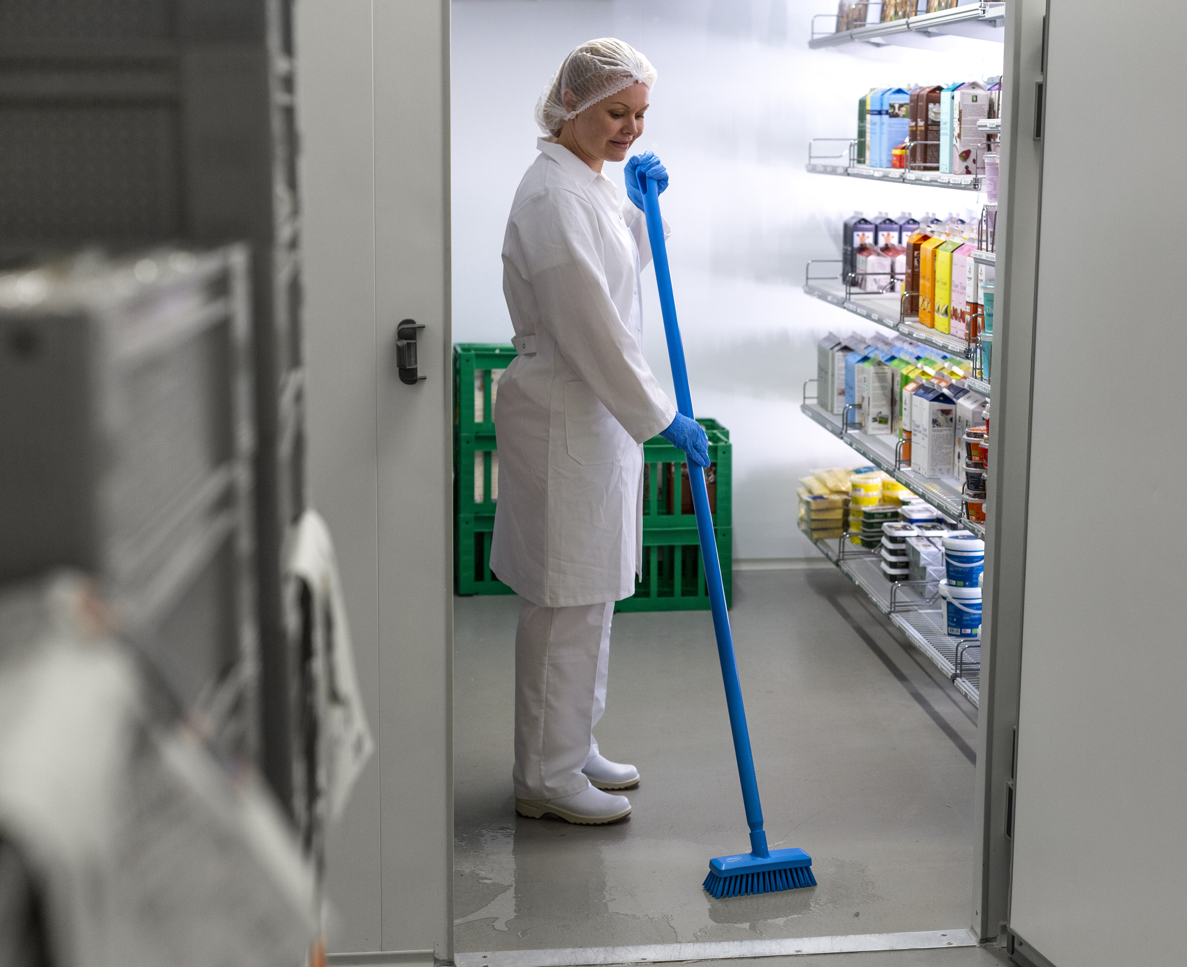 Vikan, Compact Wall/Deck Scrub, 225 mm, Hard, Blue