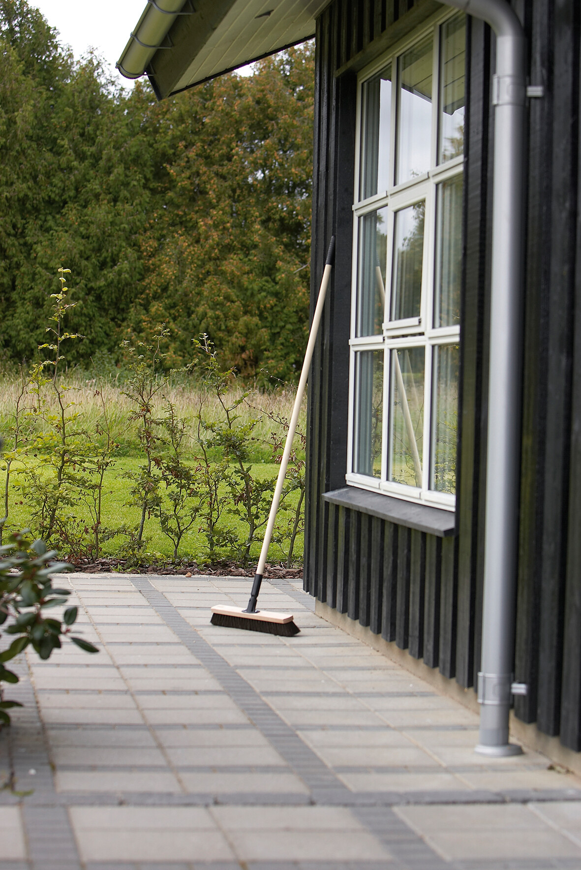 Vikan Broom w/Socket, FSC™ 100% PBN-COC-059222, 620 mm, Soft, Wood