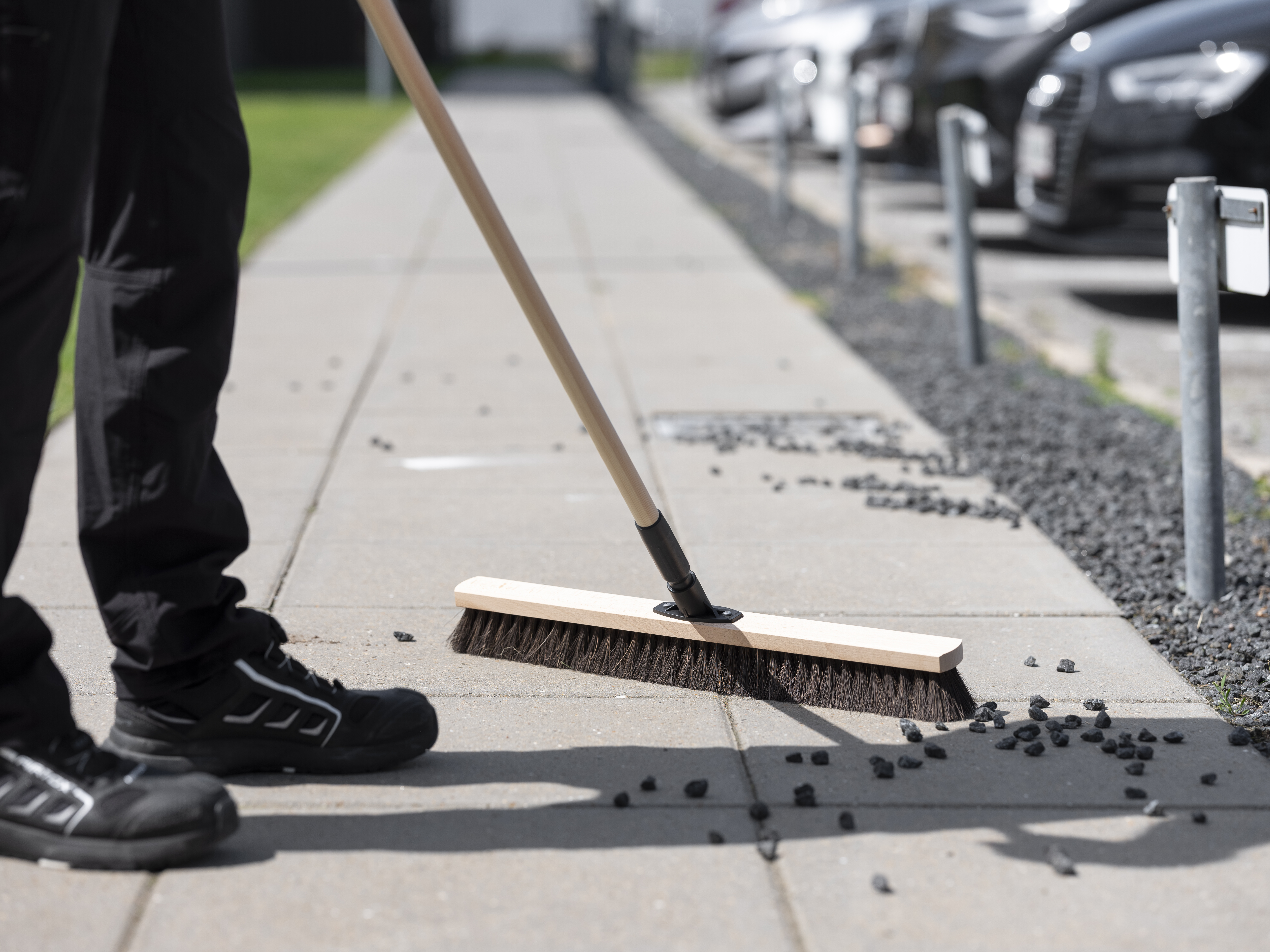Vikan Broom w/Socket, FSC™ 100% PBN-COC-059222, 520 mm, Medium, Wood