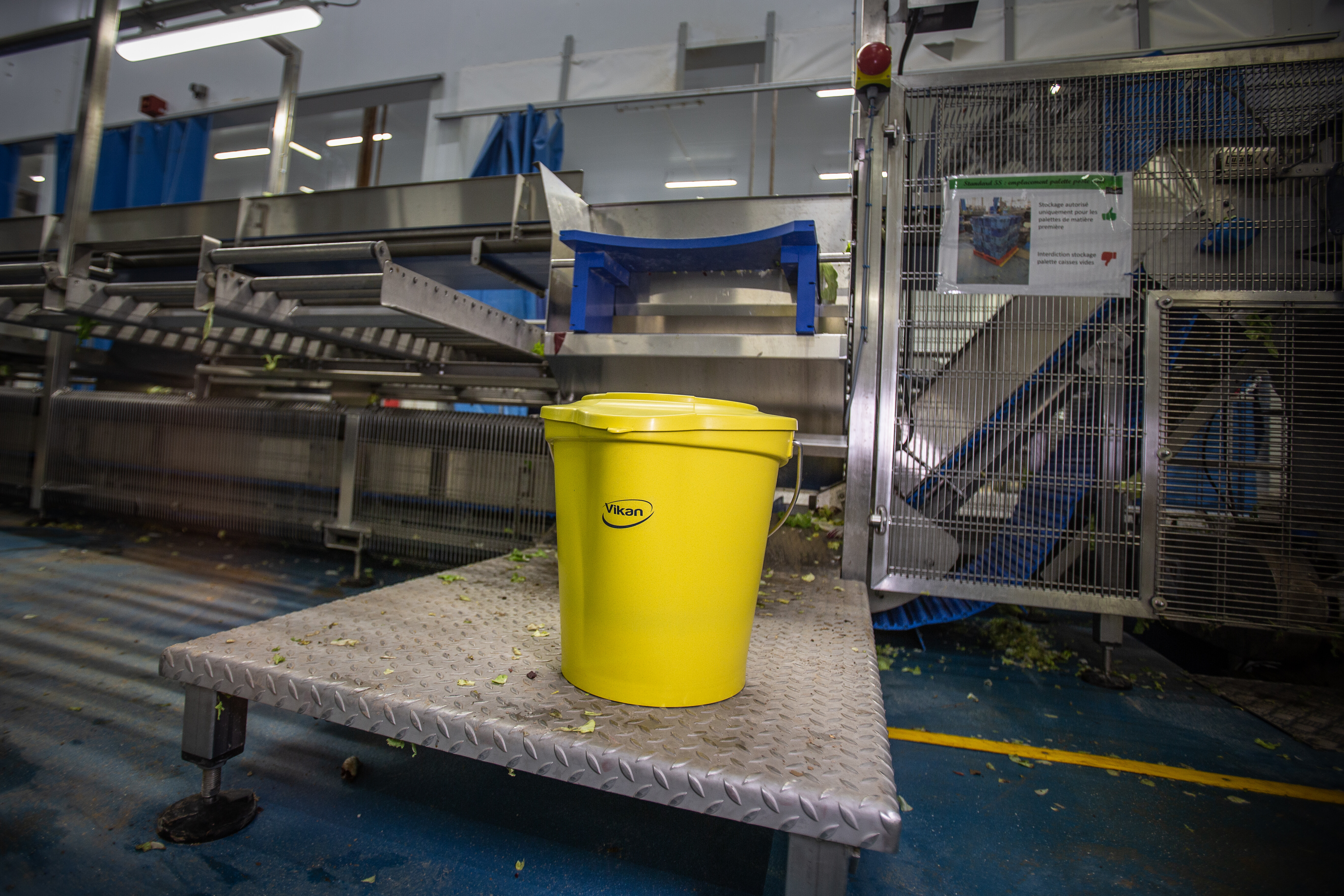 Vikan Bucket, Metal Detectable, 12 Litre, Blue