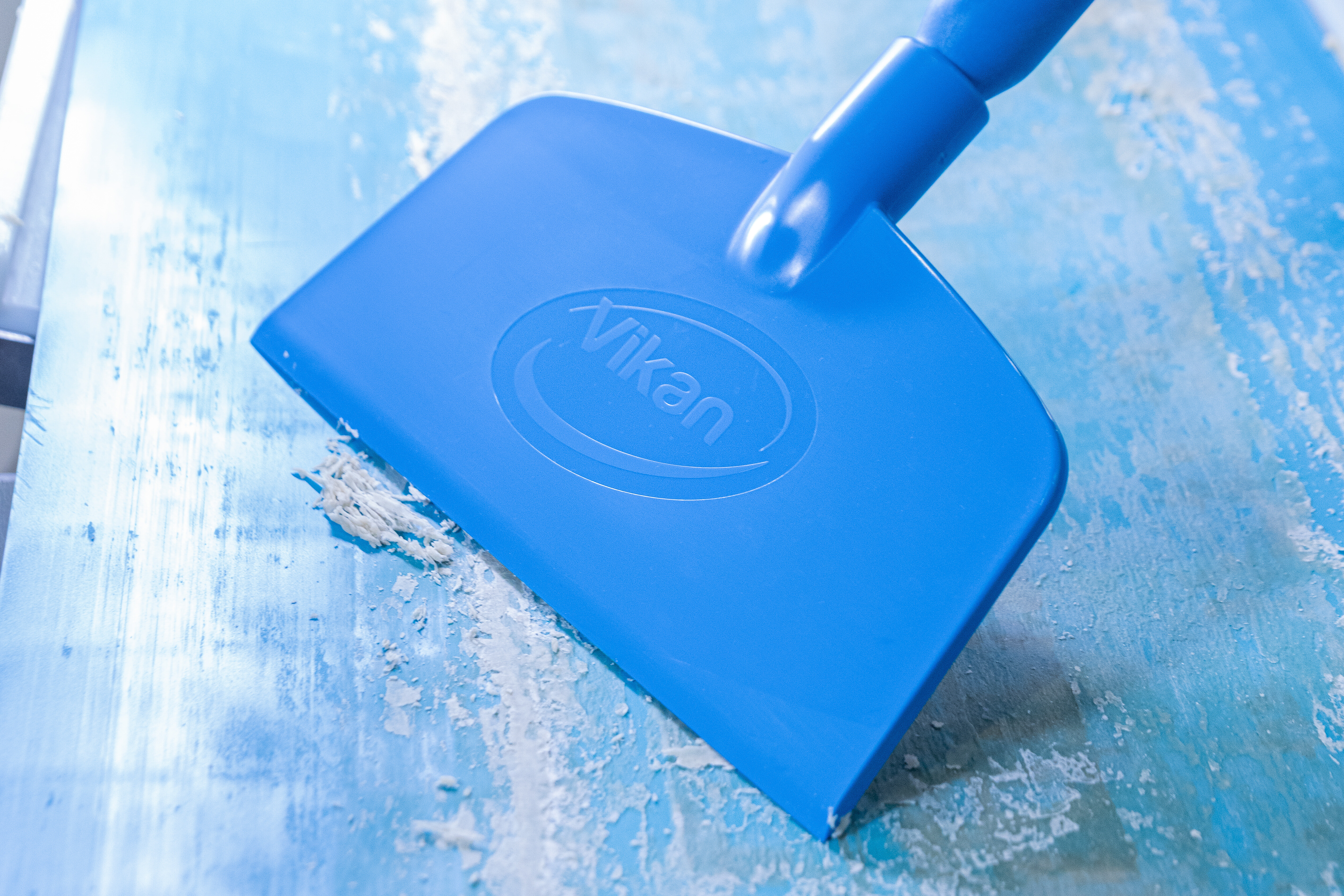 Vikan Nylon Table & Floor Scraper, 255 mm, Hard, Blue