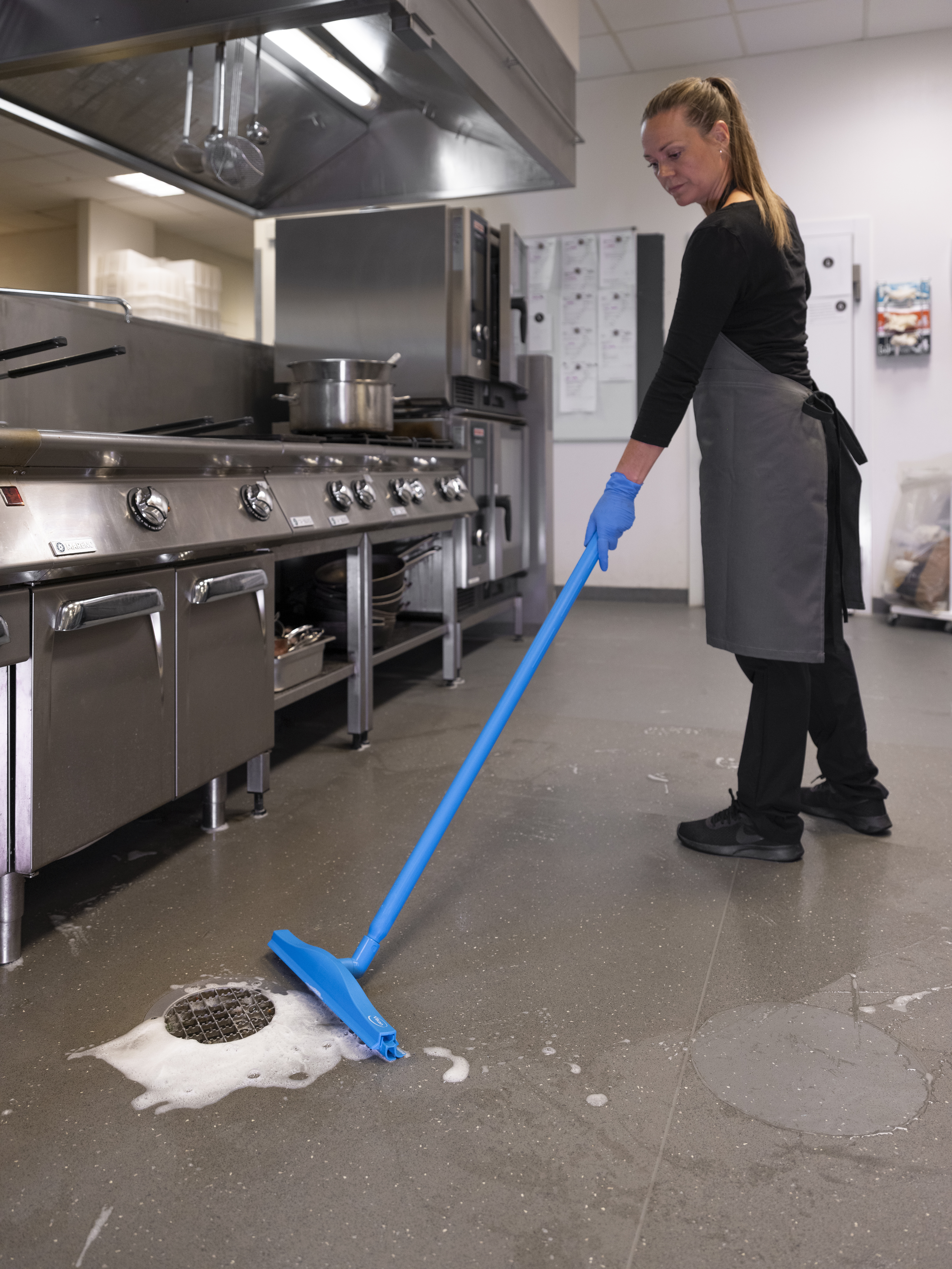 Vikan Hygienic Revolving Neck  Squeegee w/replacement cassette, 405 mm, Blue