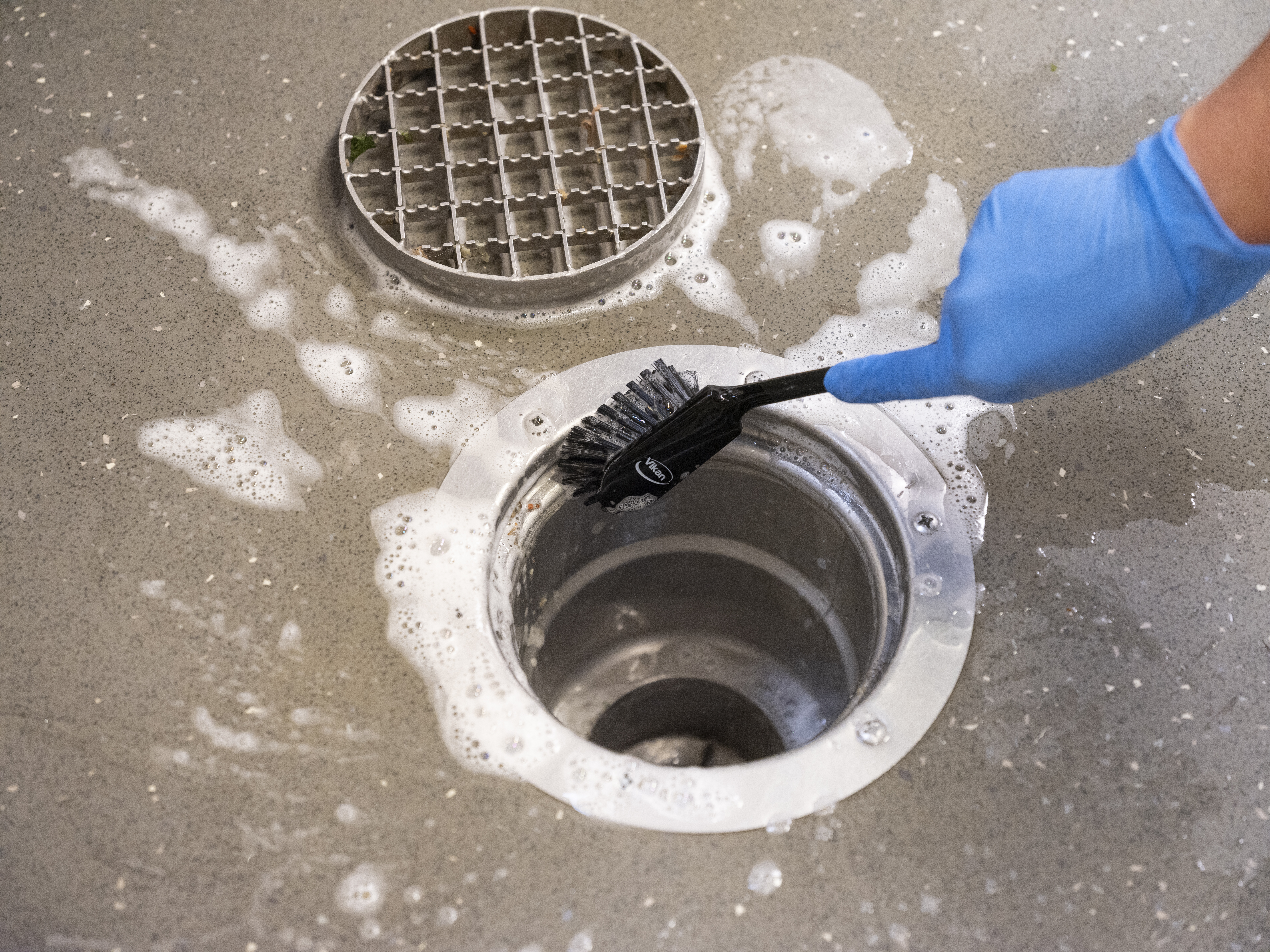 Vikan Dish Brush w/Scraping Edge, 280 mm, Medium, Blue