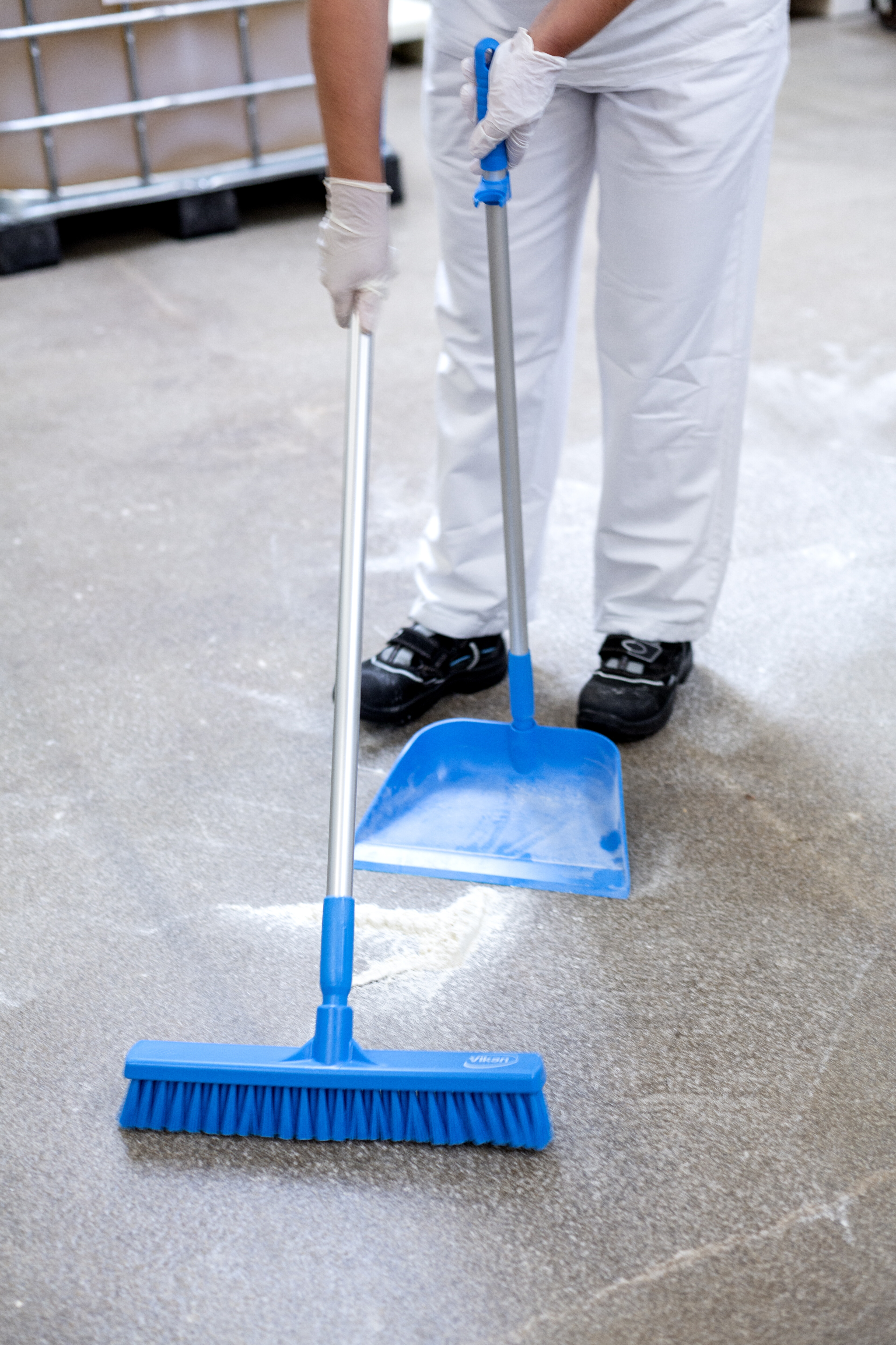 Vikan Broom, 410 mm, Soft/split, Blue