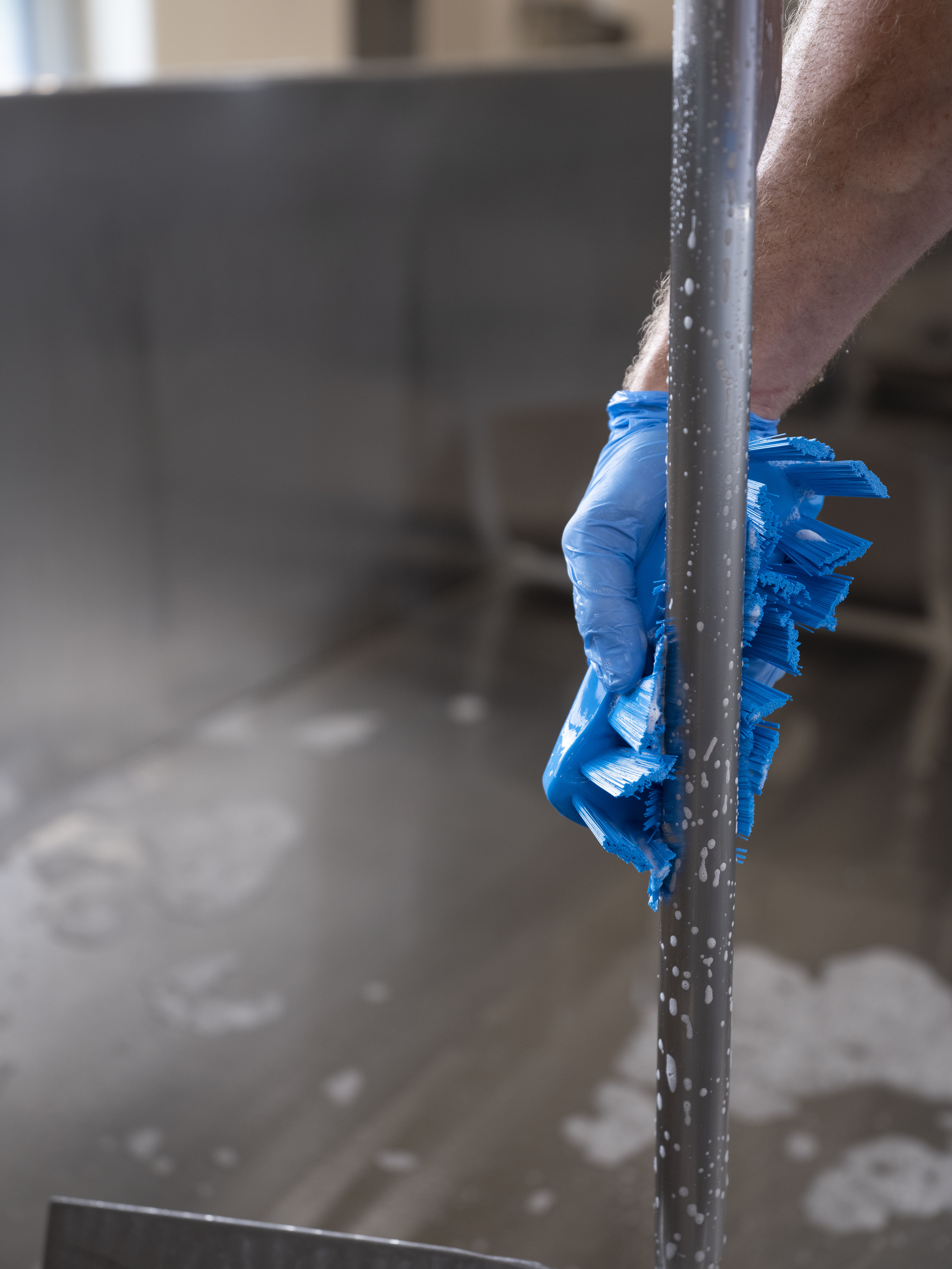 Vikan UST Hand Brush, 176 mm, Hard, Blue