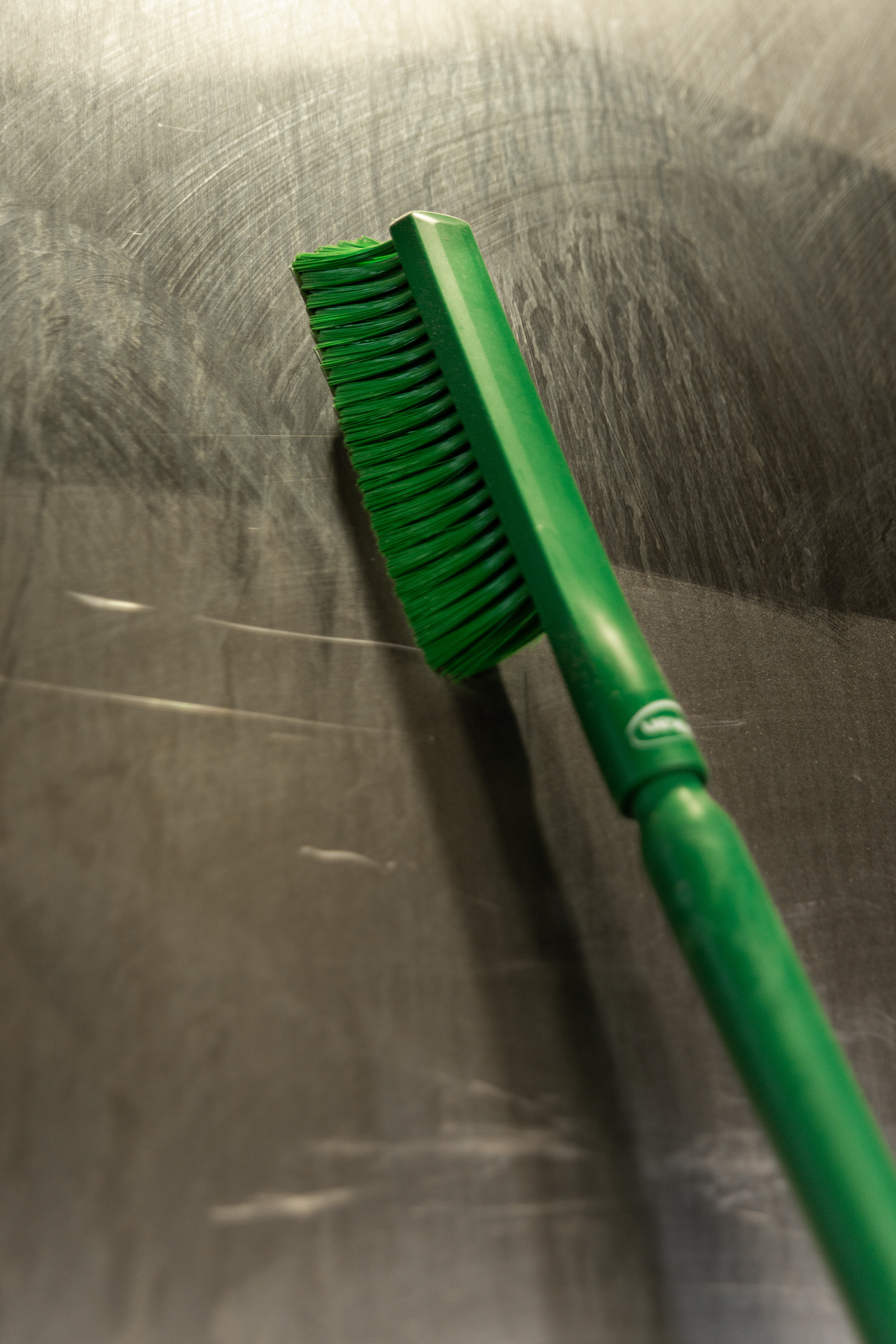 Vikan Dual Reach Brush, Threaded, 260 mm, Soft/hard, Blue