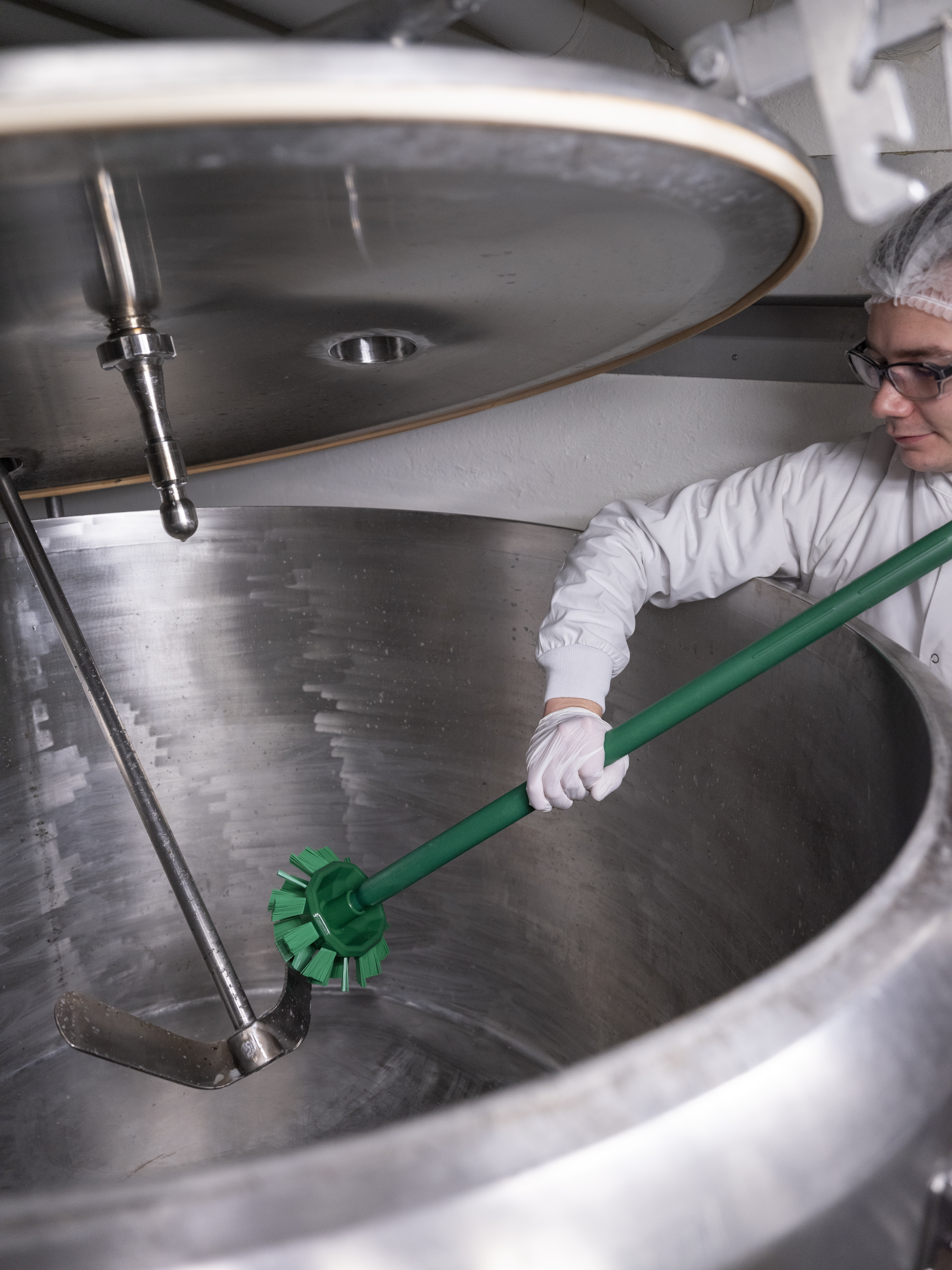 Vikan UST Tank Brush, 190 mm, Hard, Blue