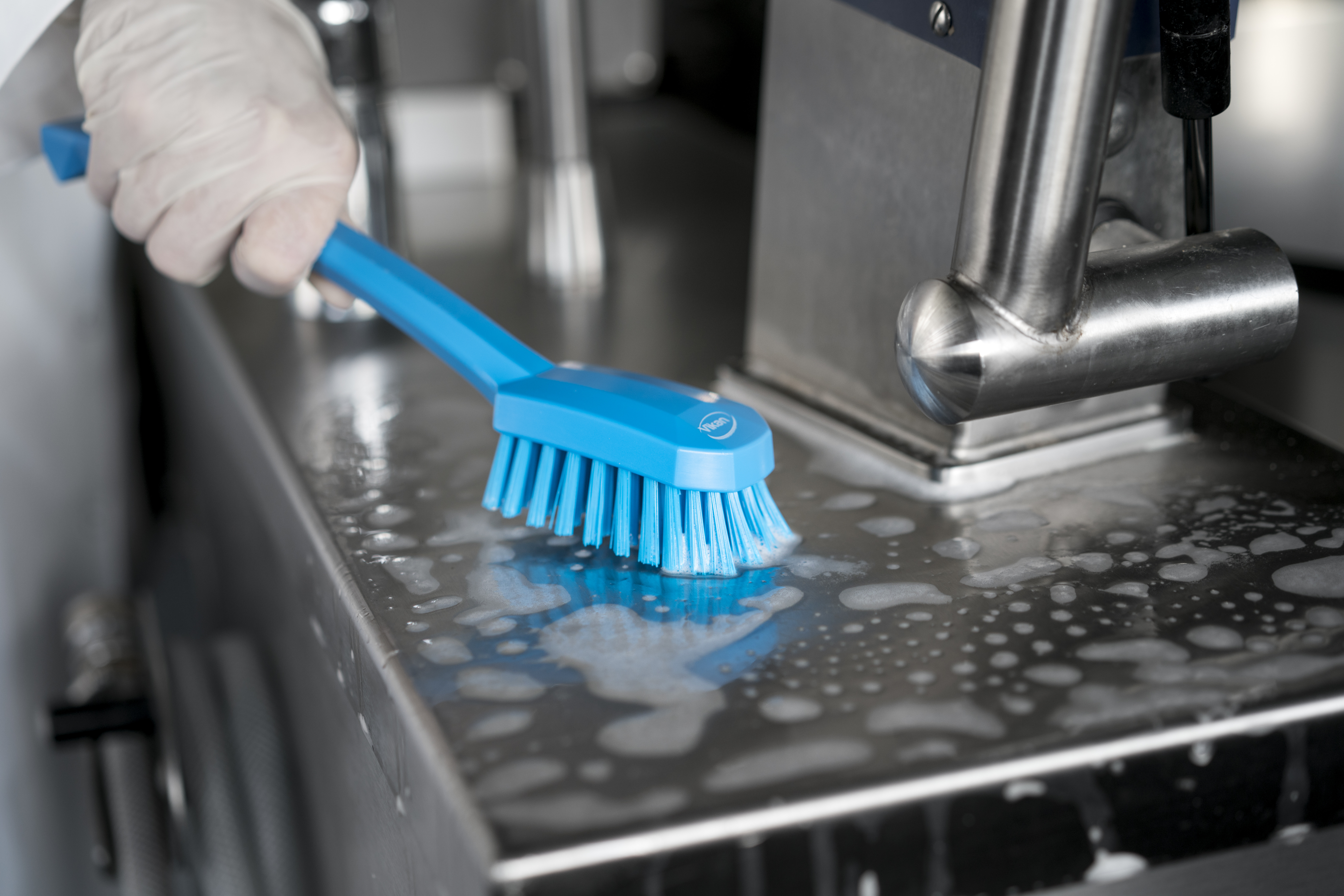 Vikan Utility Brush, 260 mm, Medium, Blue