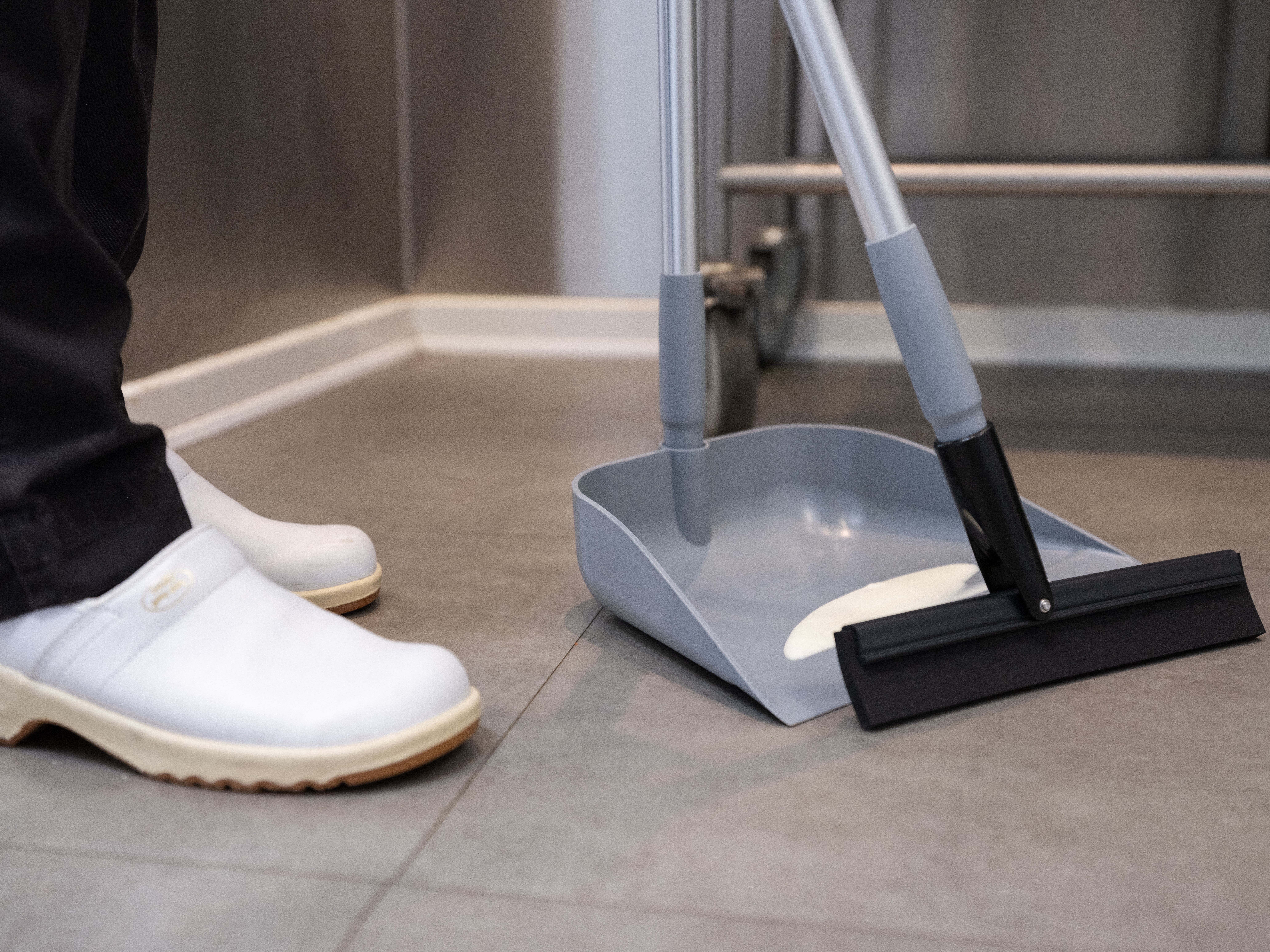 Vikan Squeegee, Angle Adjustable for 5662x, 5665x and 5666x, 260 mm, Black