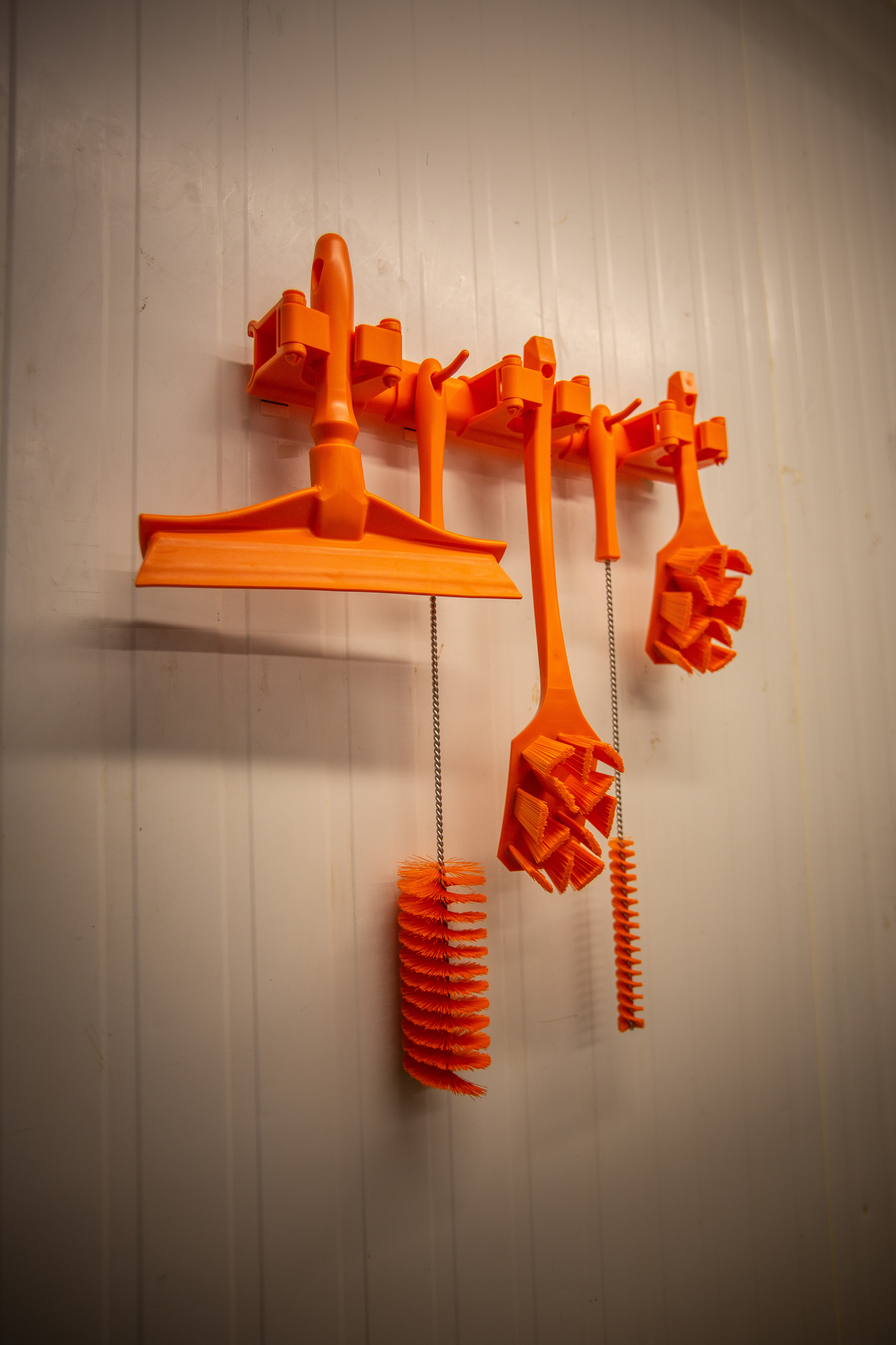 Vikan Hygienic Hi-Flex Wall Bracket System, 420 mm, Blue