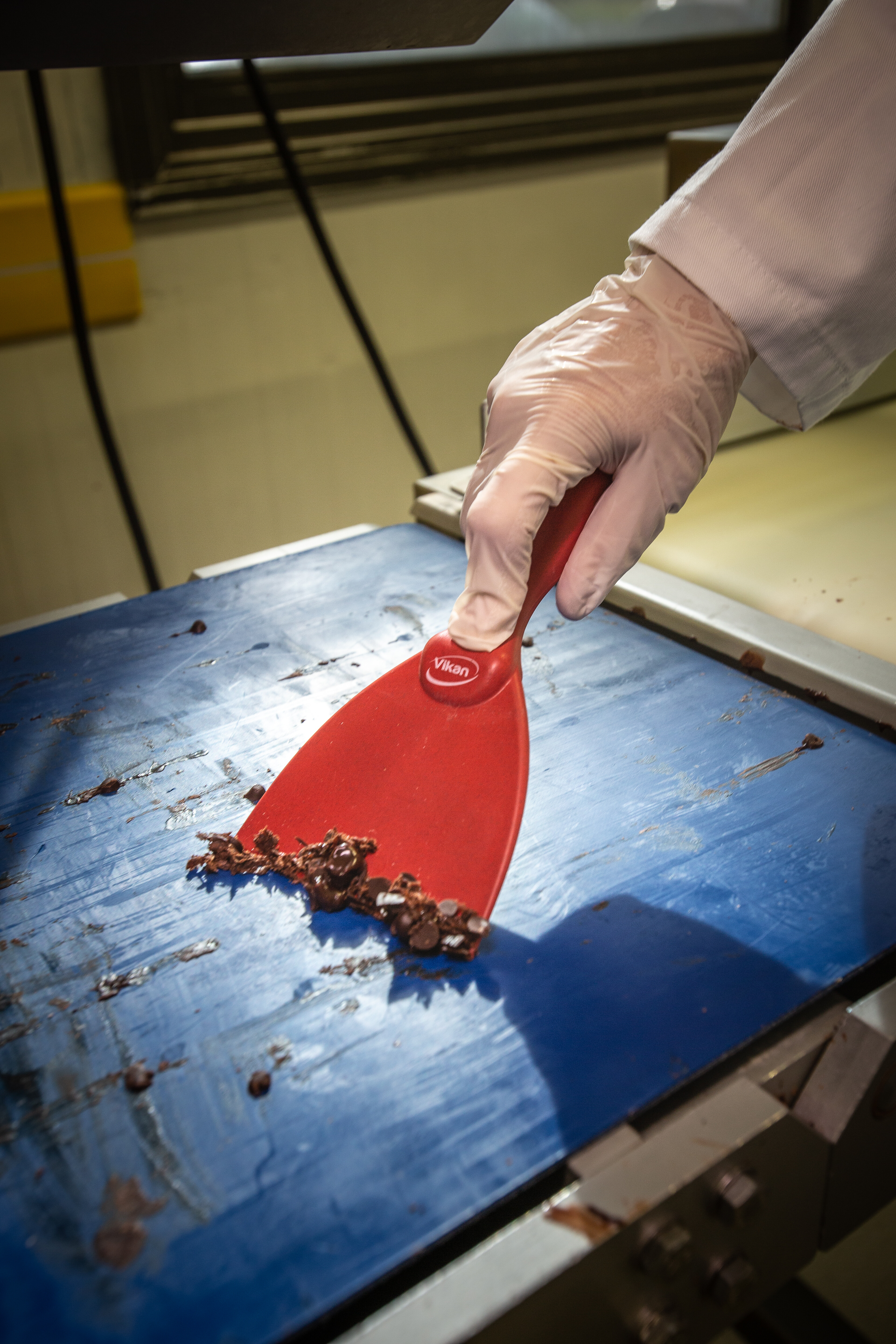 Vikan Hand Scraper, Metal Detectable, 102 mm, Blue