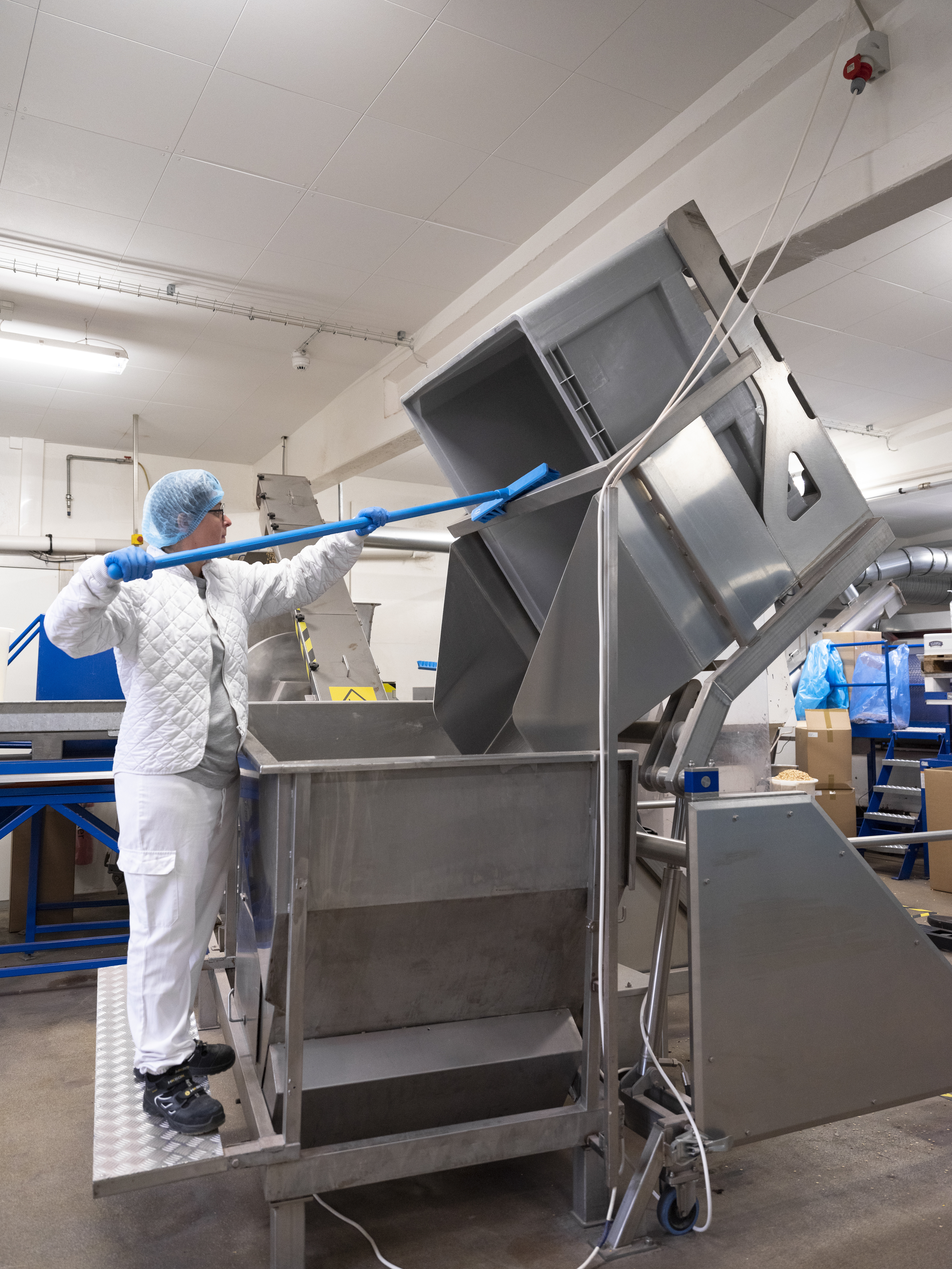 Vikan UST Broom, 400 mm, Medium, Blue