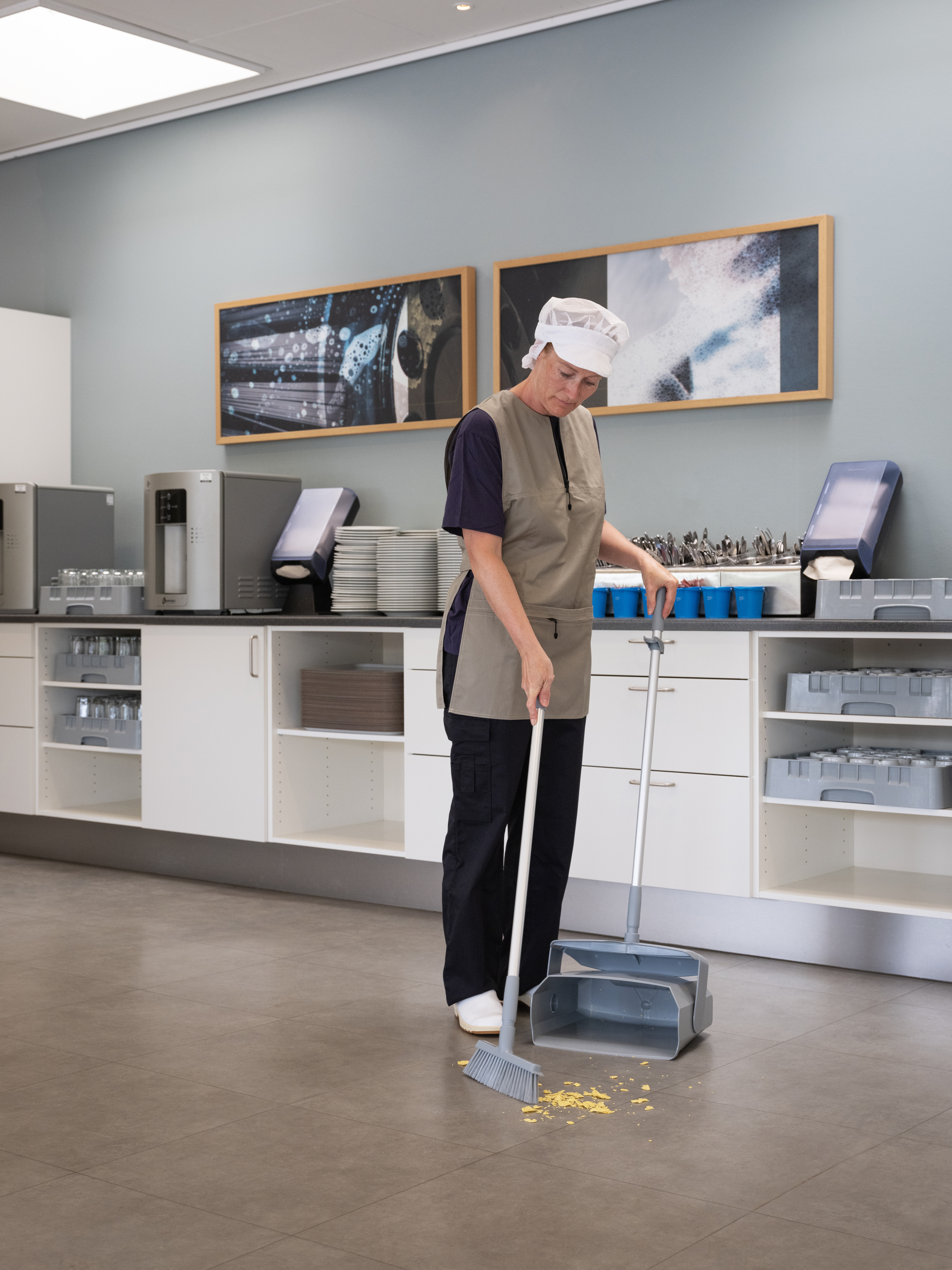 Vikan Dustpan set, closable with broom, 350 mm, Medium, Blue