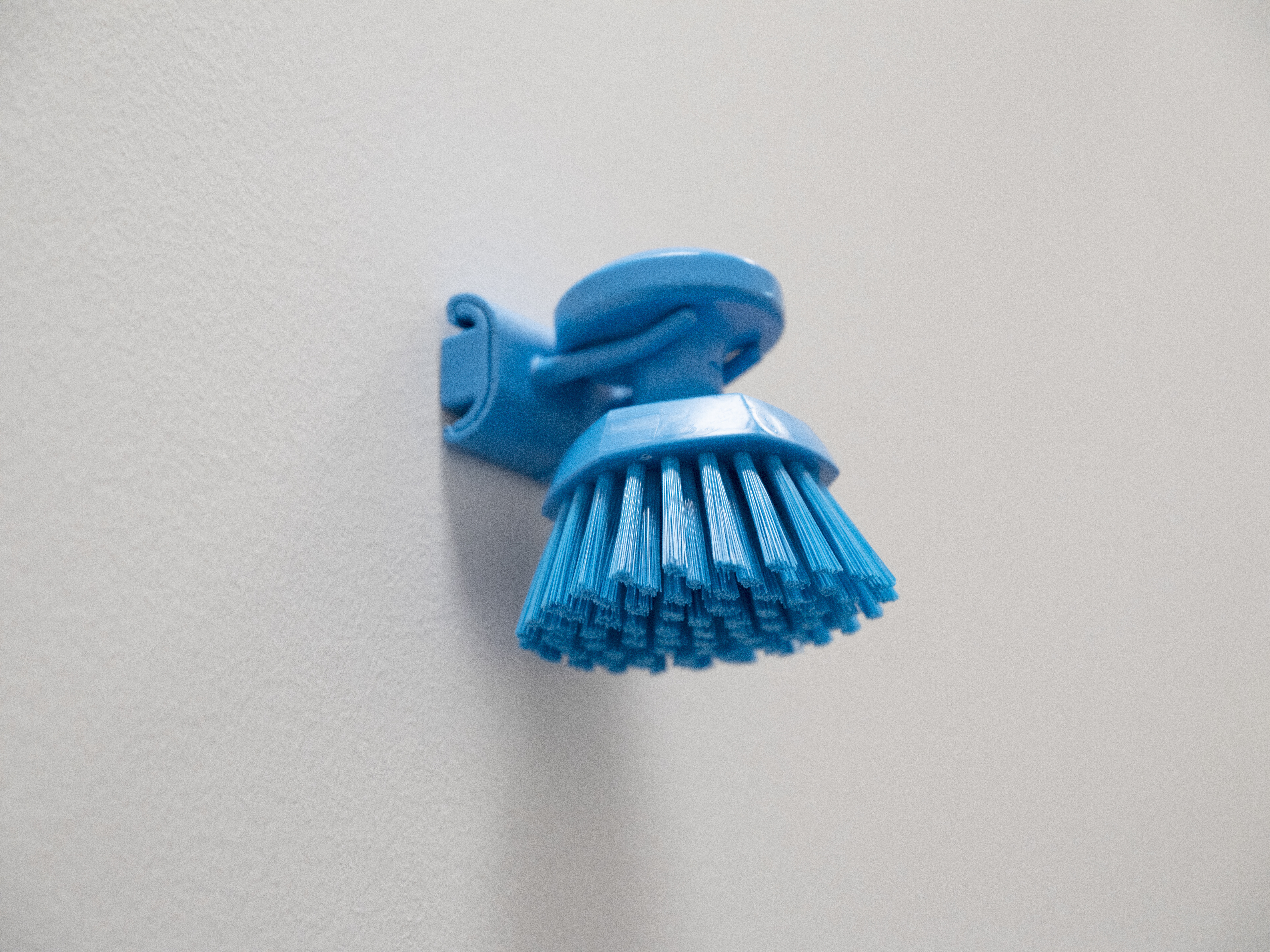 Vikan, Hygienic Wall Bracket, Double Hook Module, 82 mm, Blue