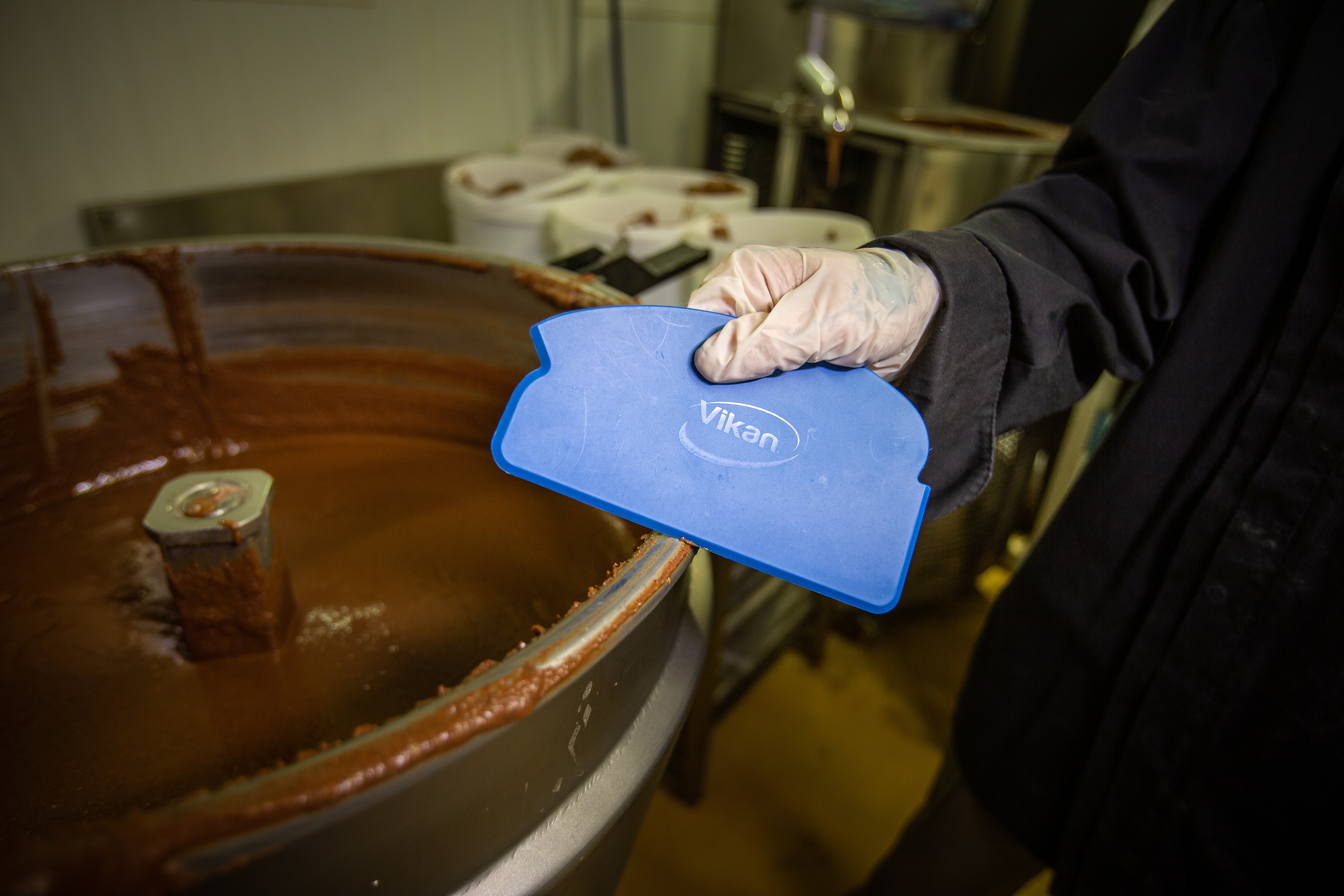 Vikan Hand Scraper, flexible, Metal Detectable, 165 mm, Blue