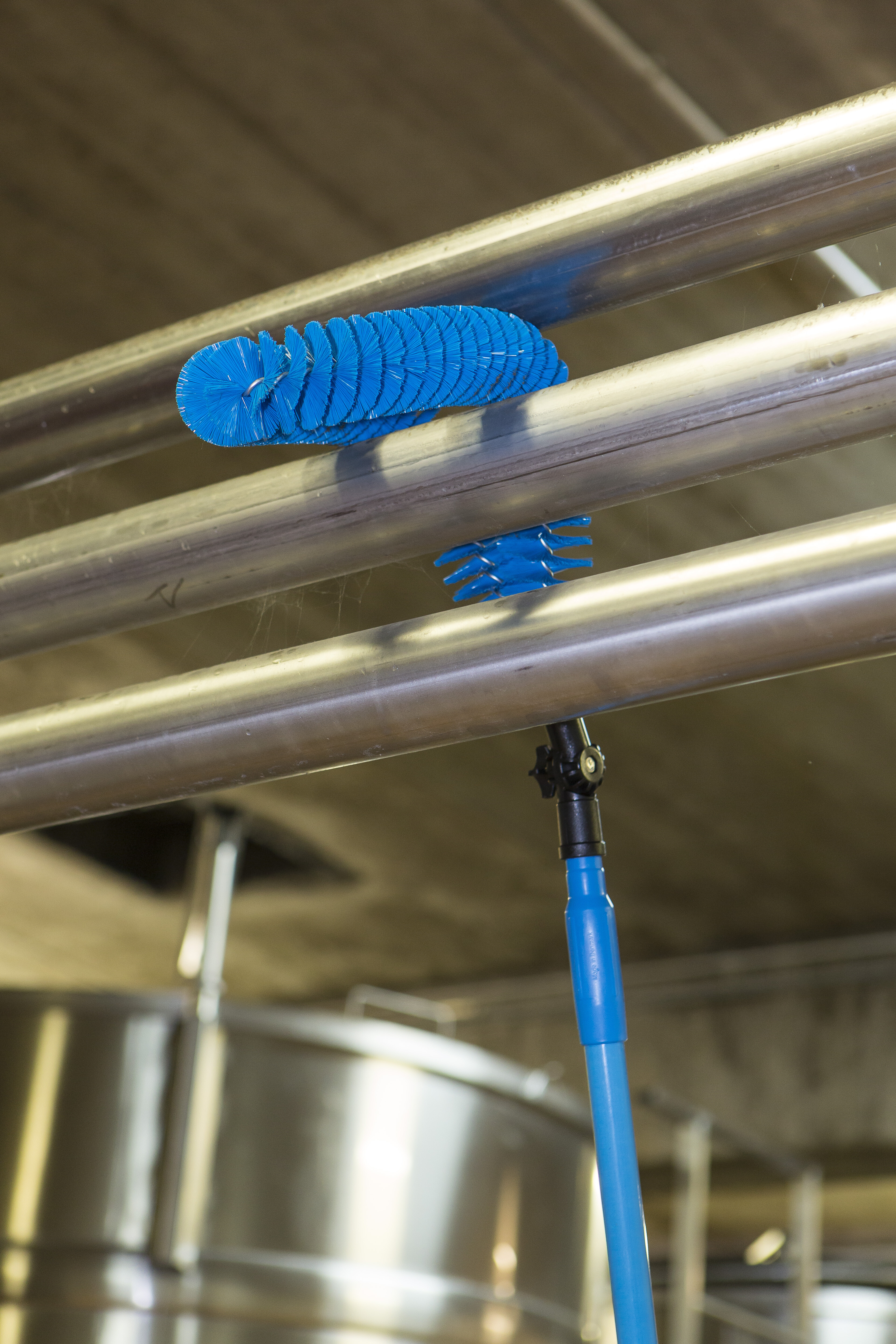 Vikan Pipe Exterior Brush, 510 mm, Medium, Blue