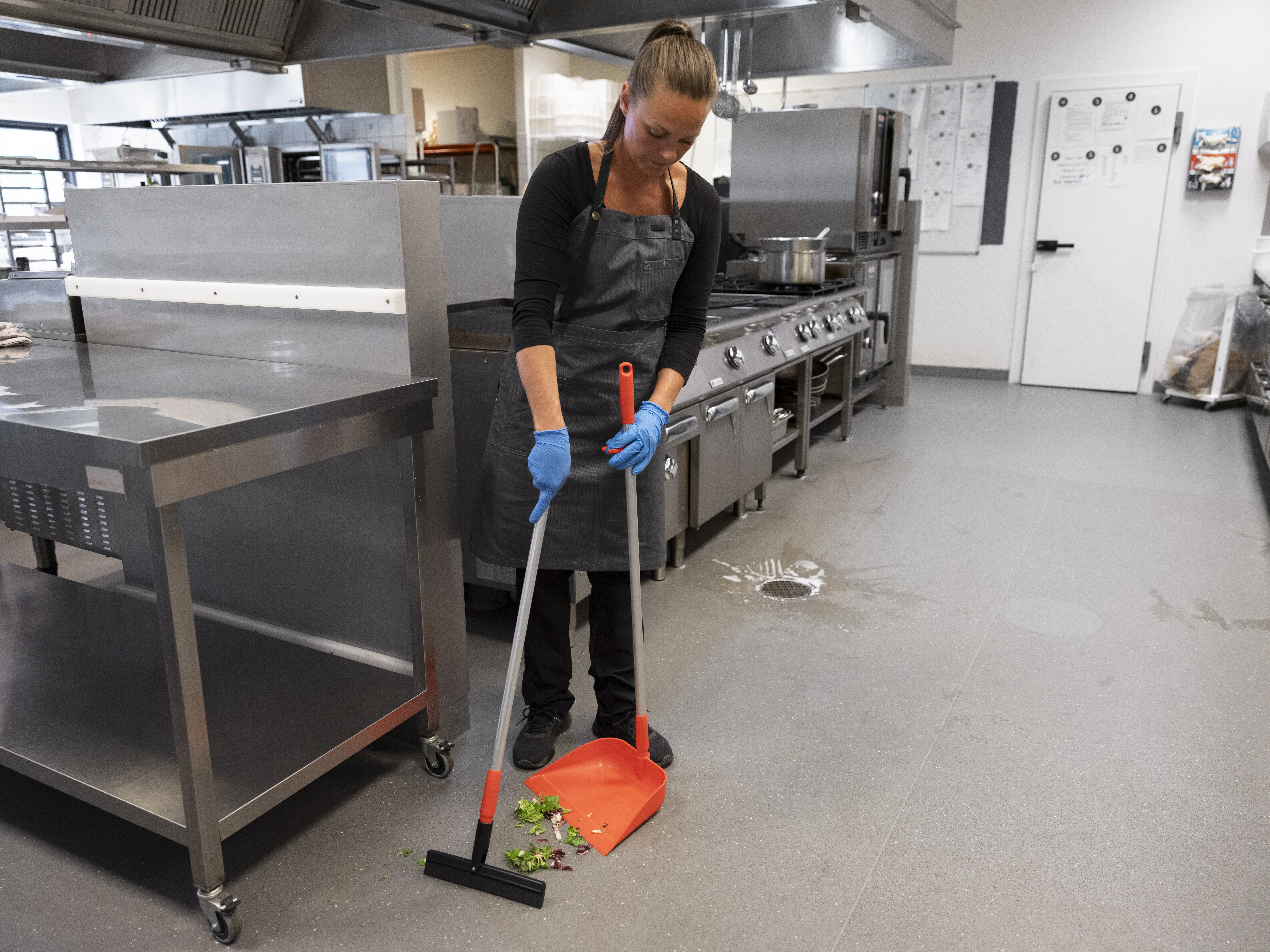 Vikan Upright Dustpan and Broom Set, 330 mm, Medium, Blue