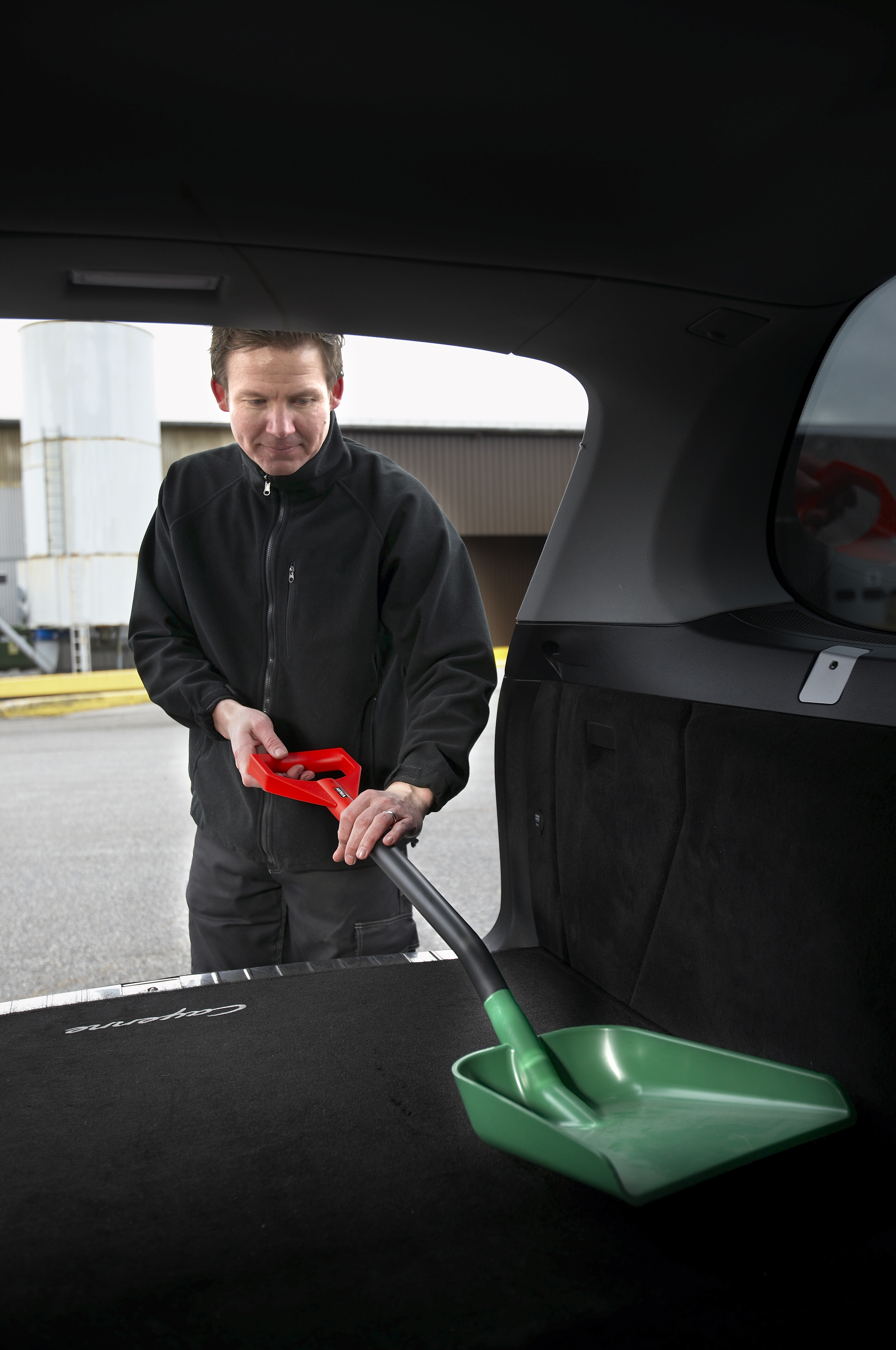 Vikan Shovel, 271 mm,  Black