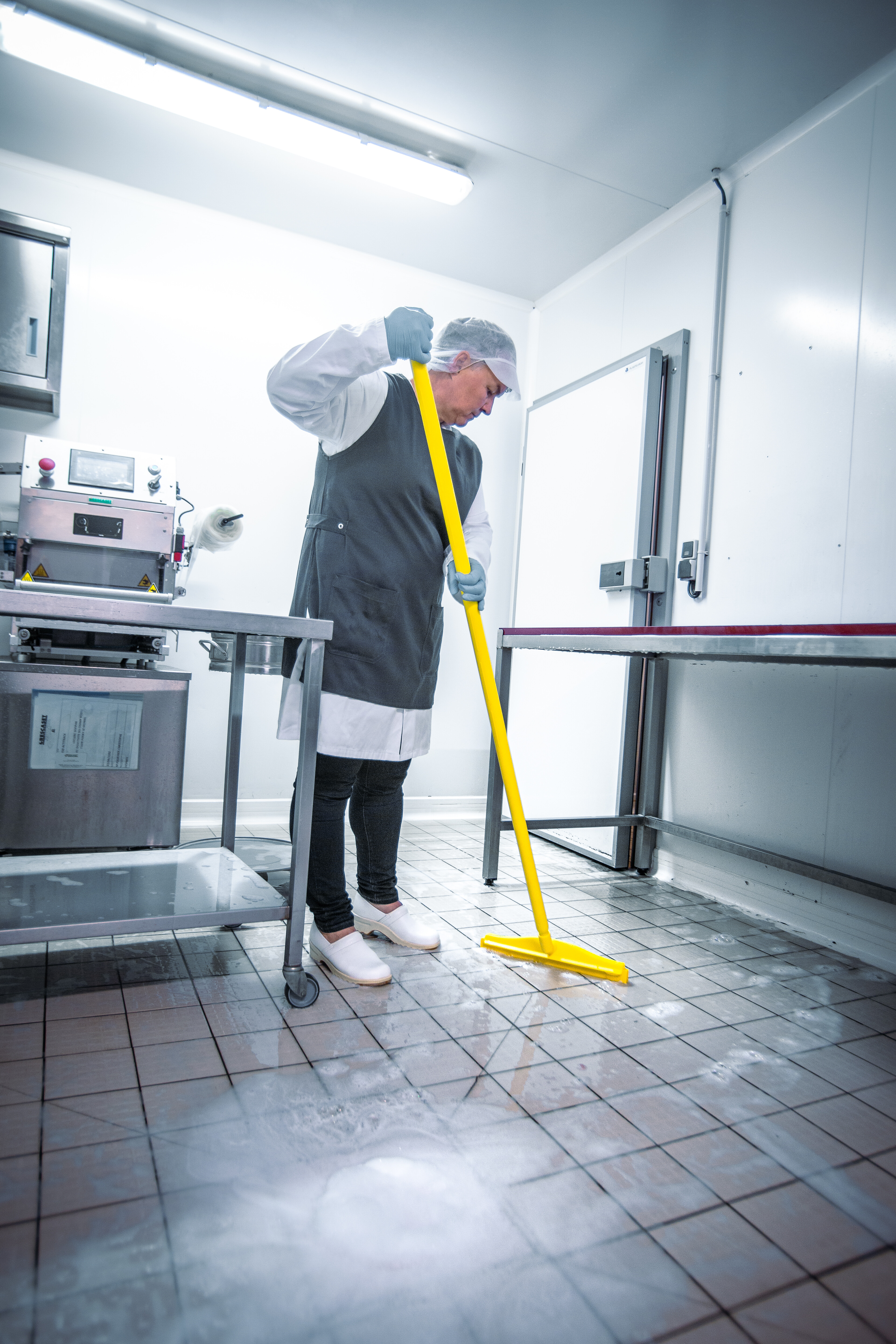 Vikan Hygienic Floor Squeegee w/replacement cassette, 400 mm, Blue