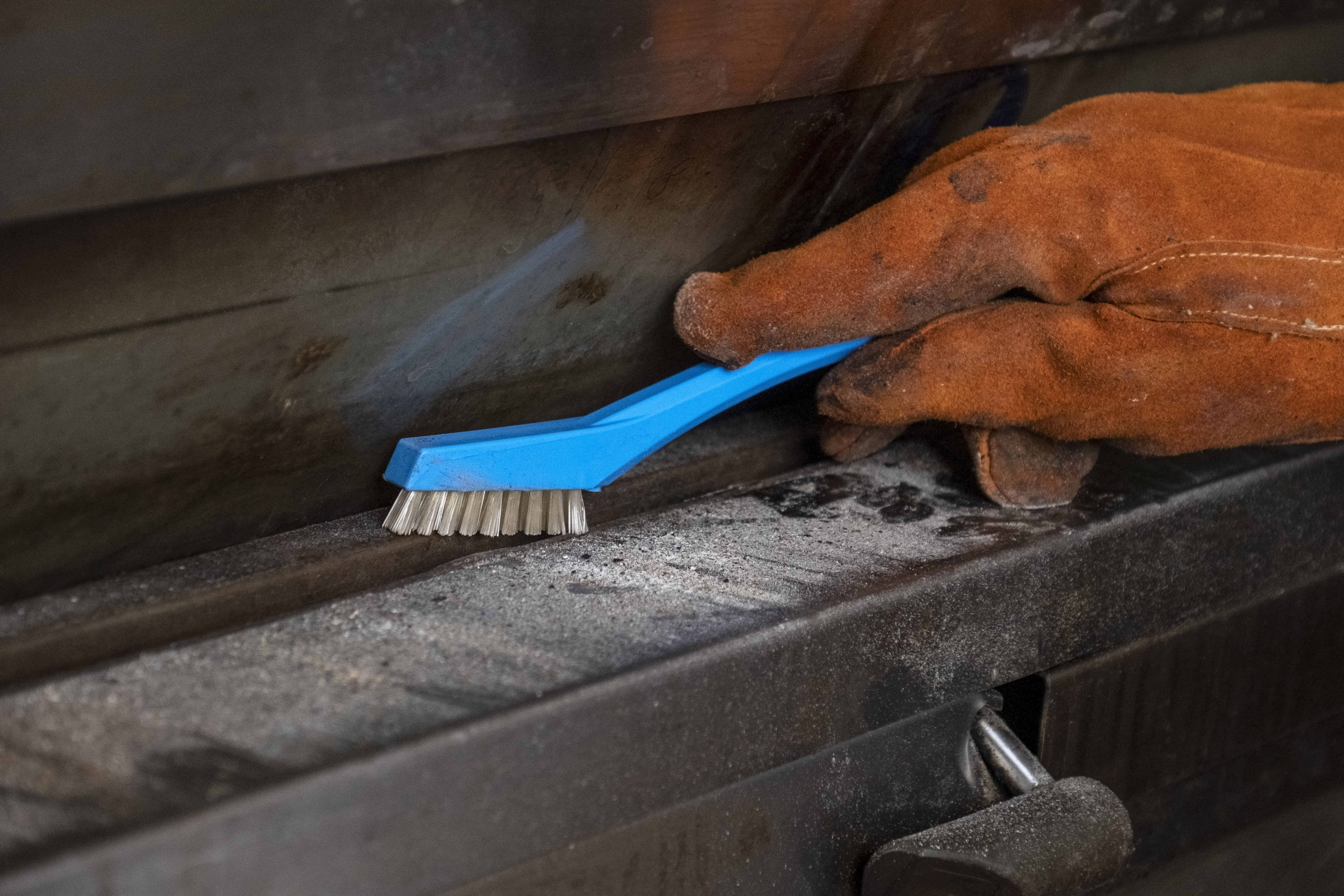 Vikan Detail Brush with heat resistant filaments, 205 mm, Very hard, Blue