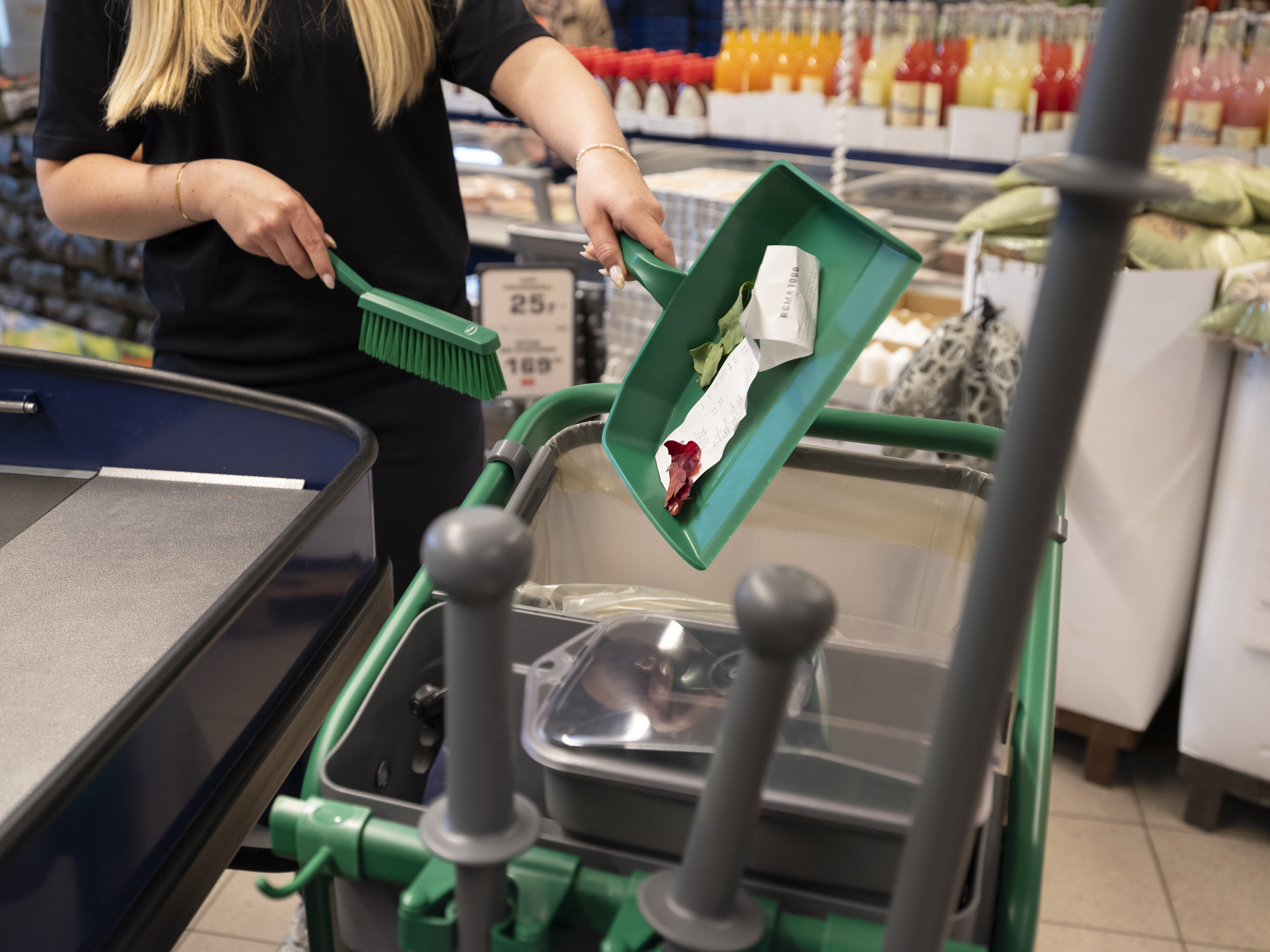 Vikan Hand Brush, 330 mm, Medium, Blue