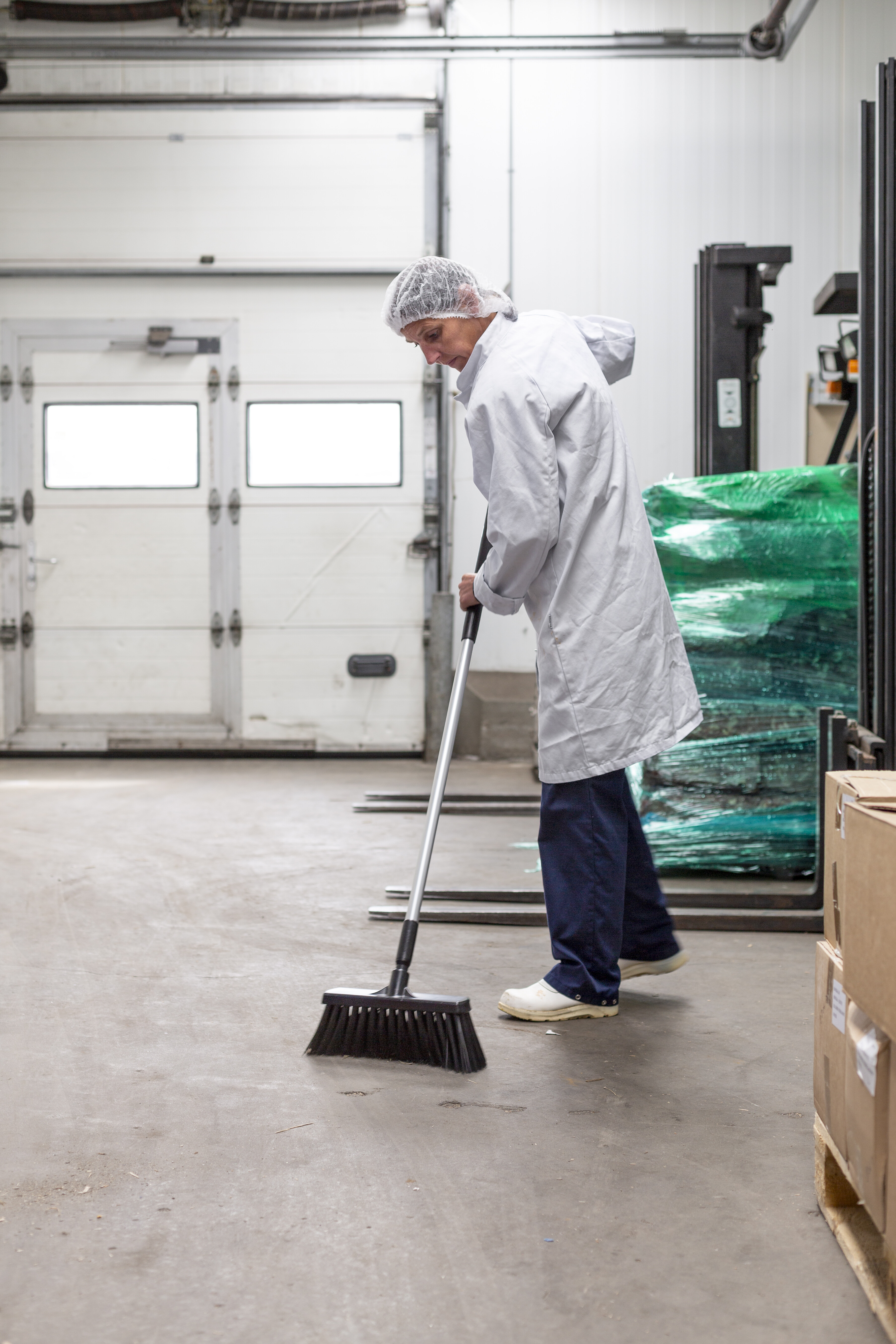 Vikan Broom, 330 mm, Very hard, Blue