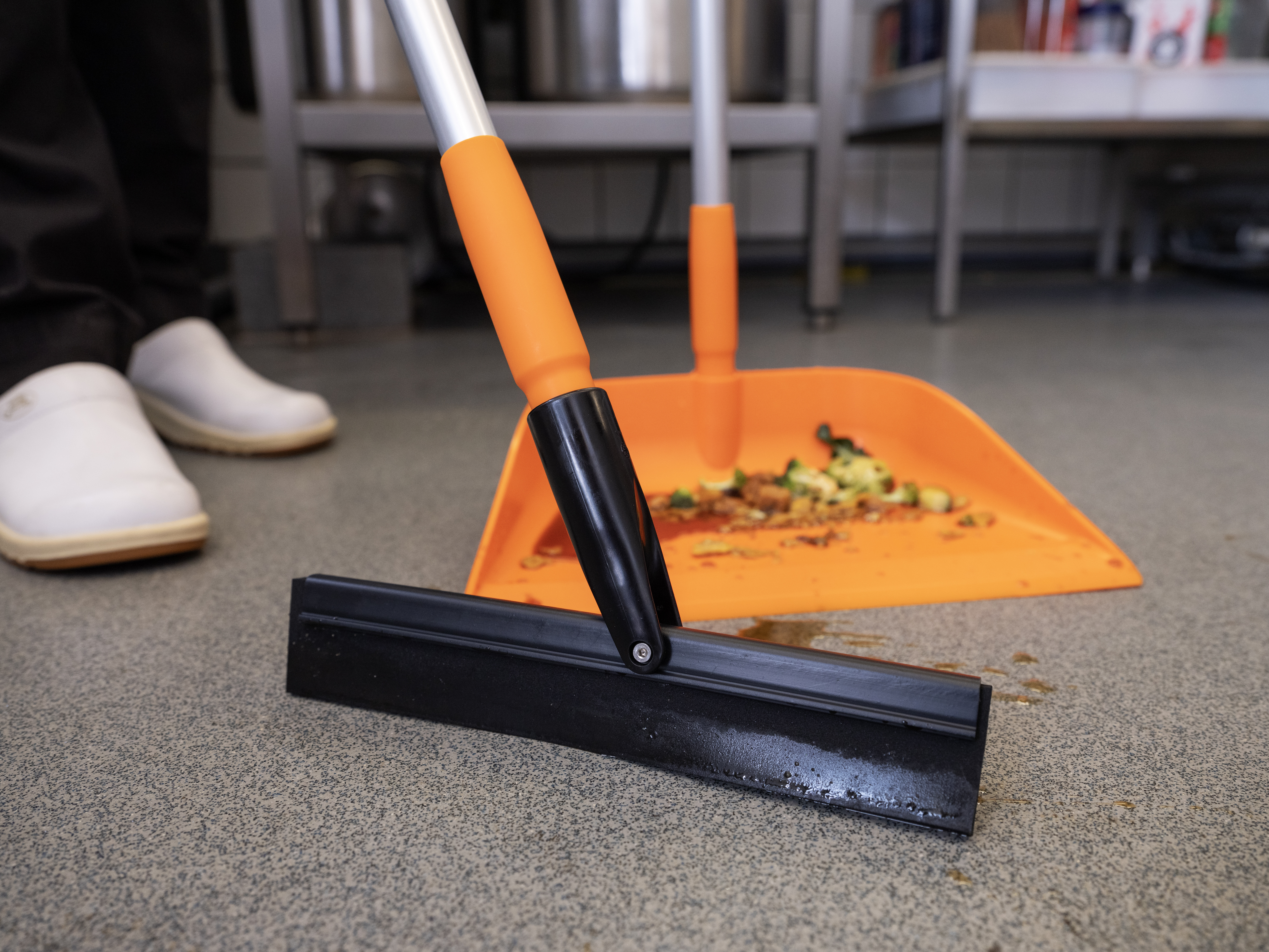 Vikan Squeegee, Angle Adjustable for 5662x, 5665x and 5666x, 260 mm, Black