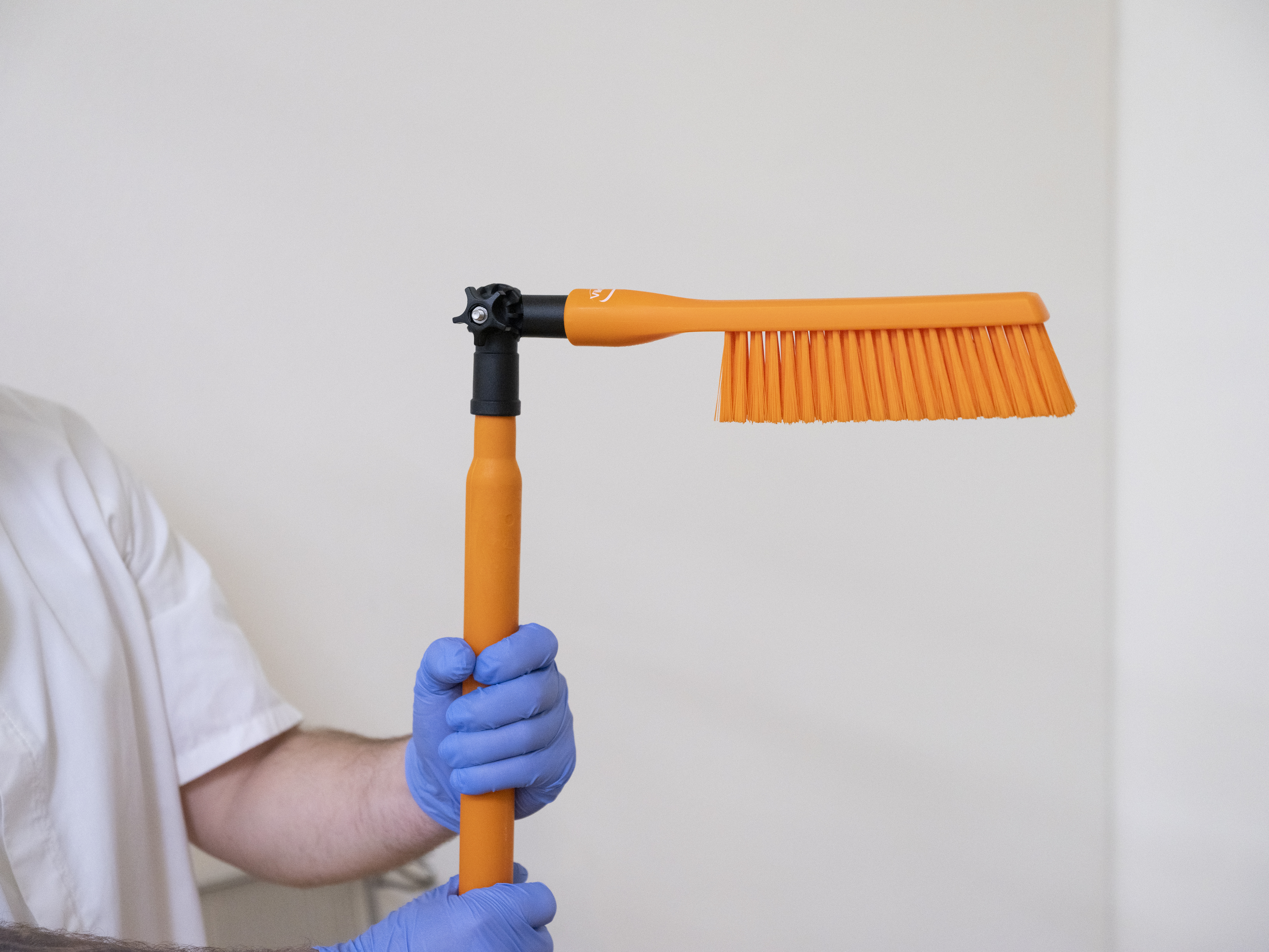Vikan Dual Reach Brush, Threaded, 260 mm, Soft/hard, Blue