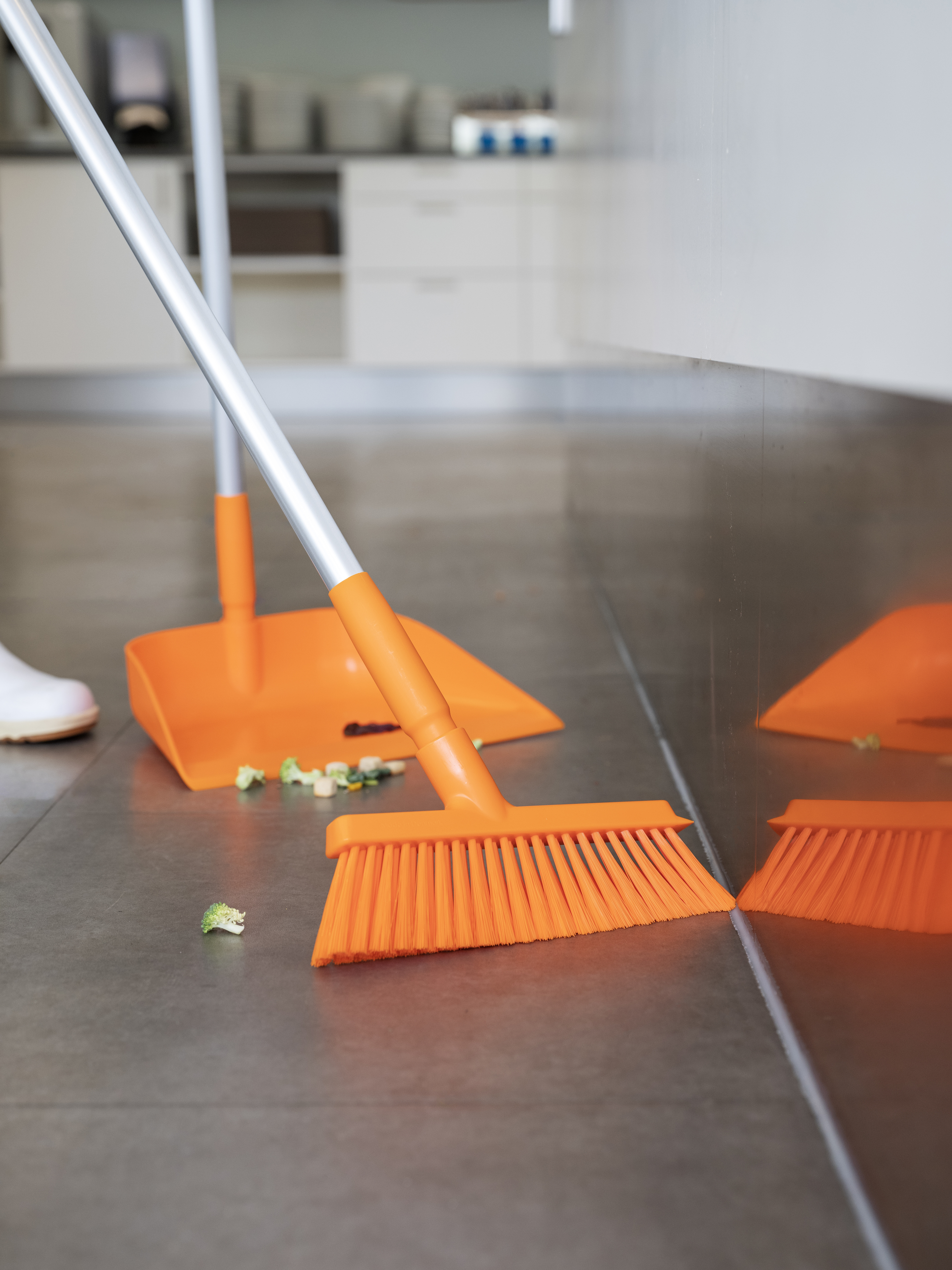 Vikan Upright Dustpan, 330 mm, Blue