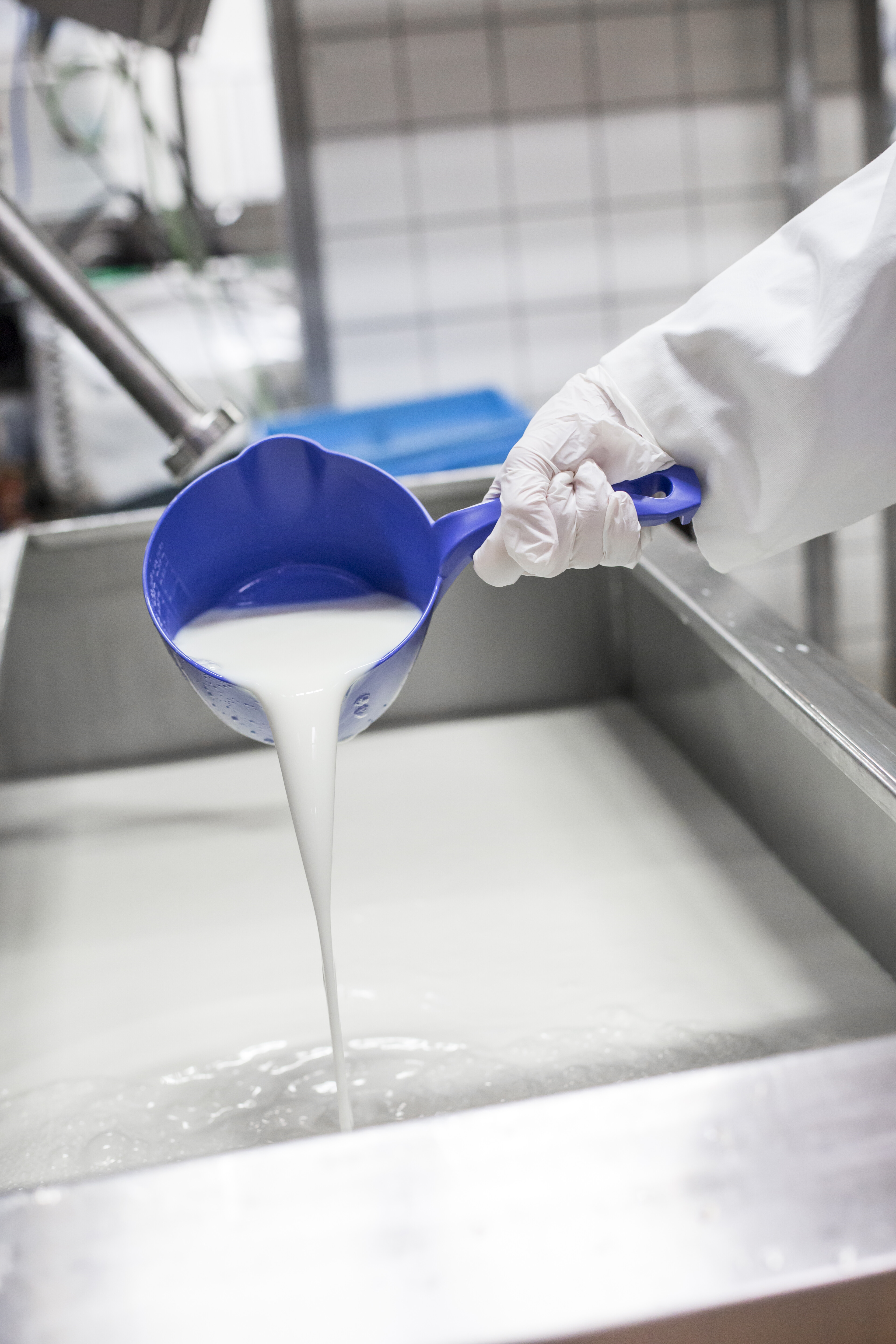 Vikan Round Bowl Scoop, 1 Litre, Blue