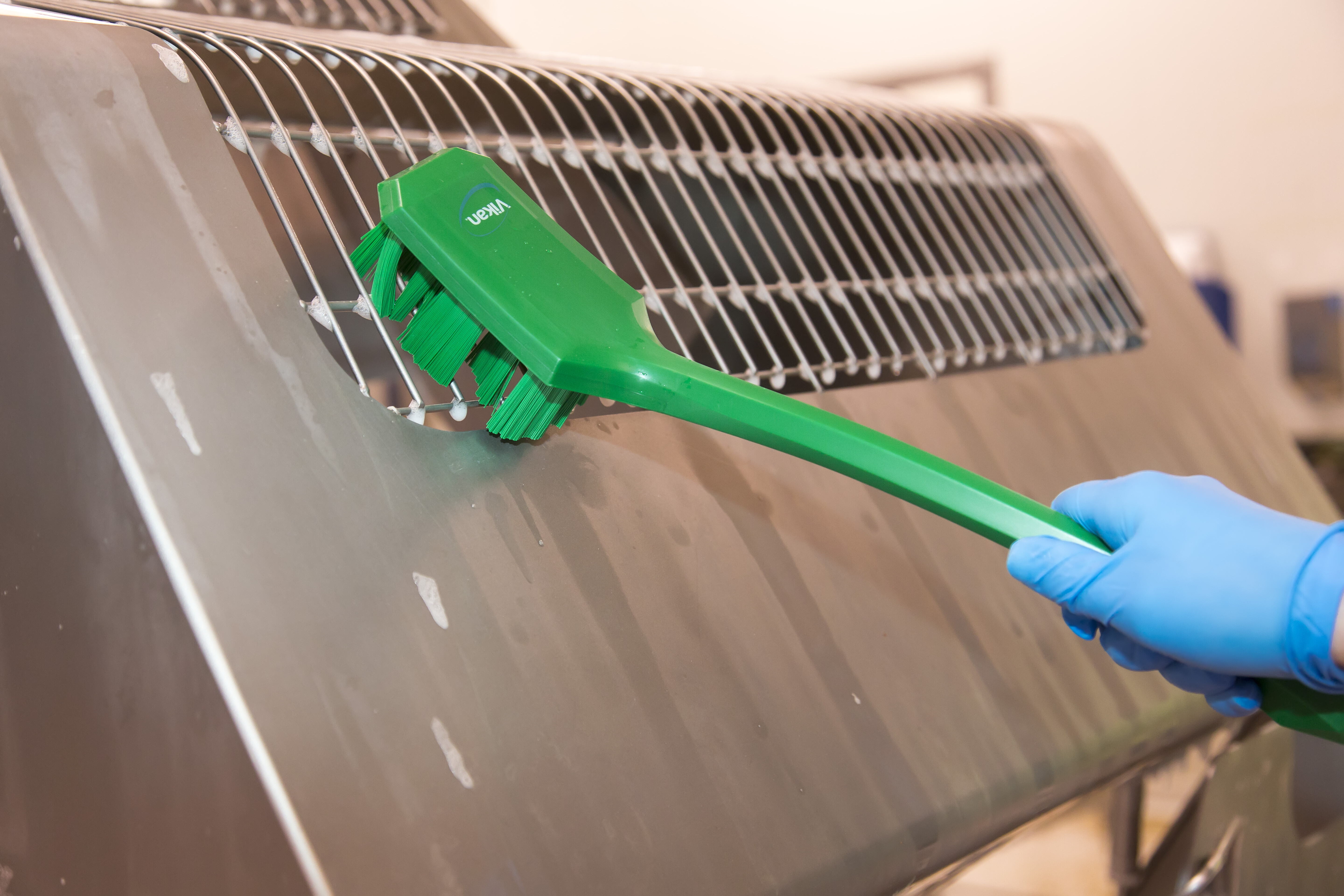 Vikan UST Hand Brush w/long Handle, 395 mm, Hard, Blue