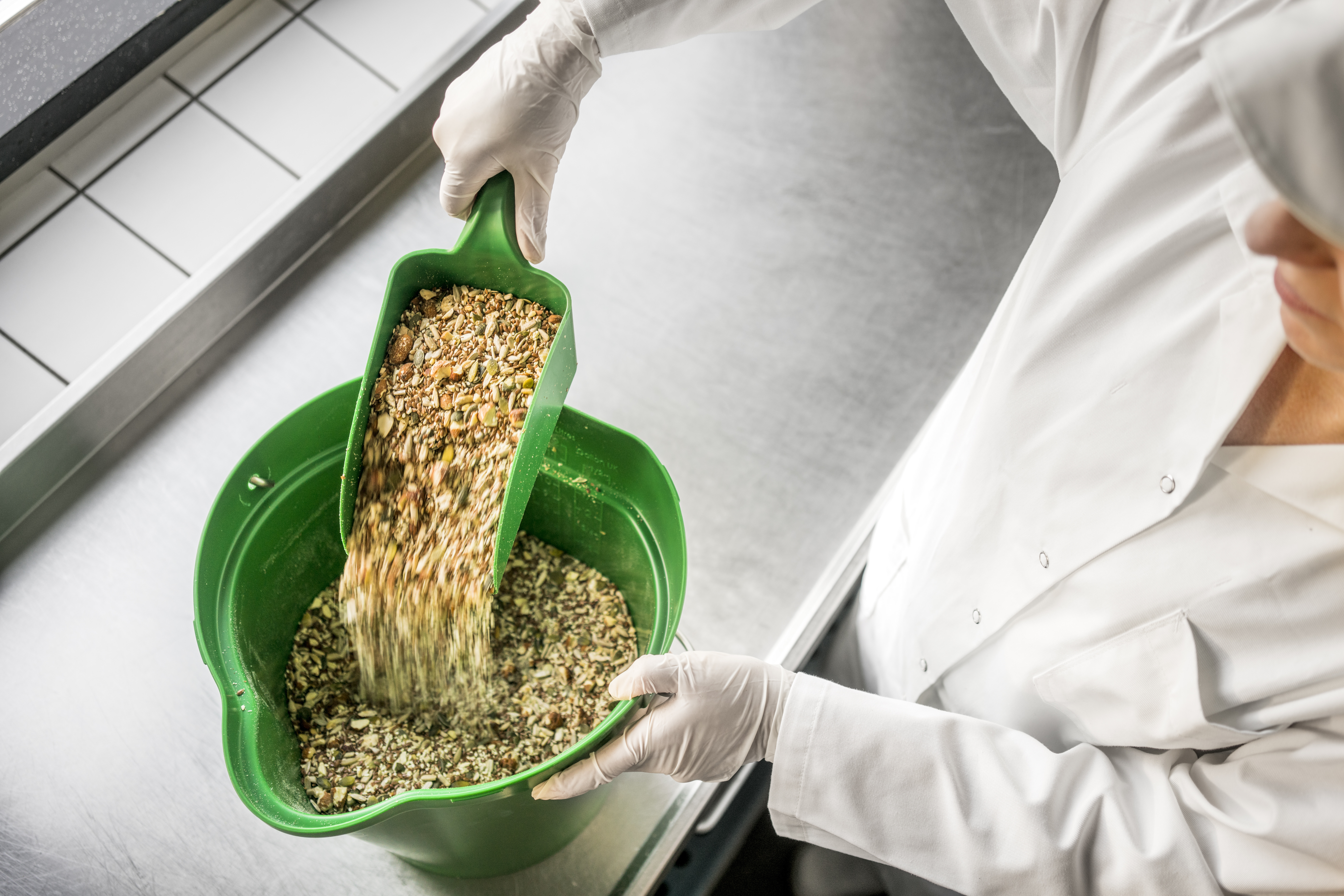 Vikan Hand Scoop, 1 Litre, Blue