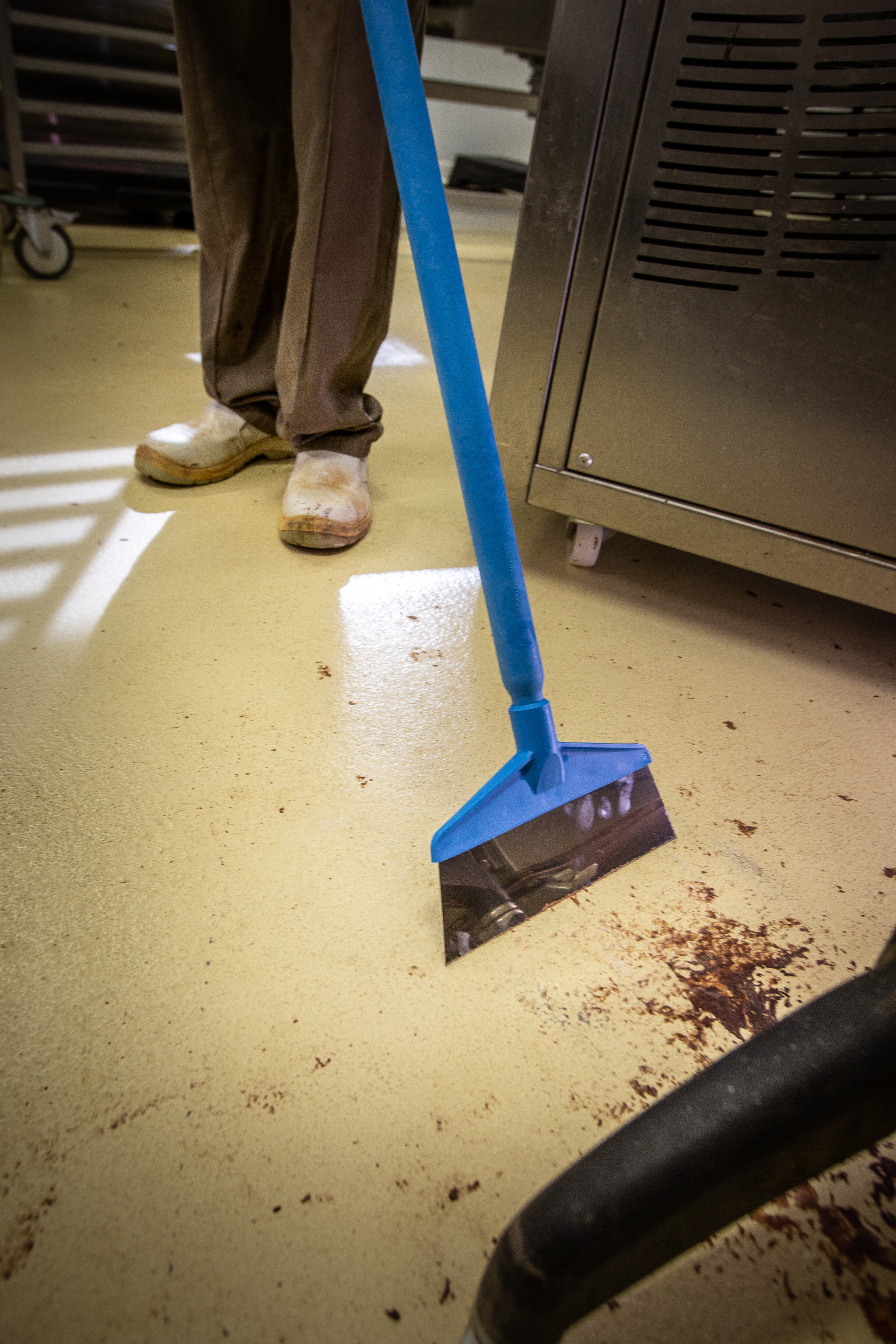 Vikan Table & Floor Scraper, 260 mm, White