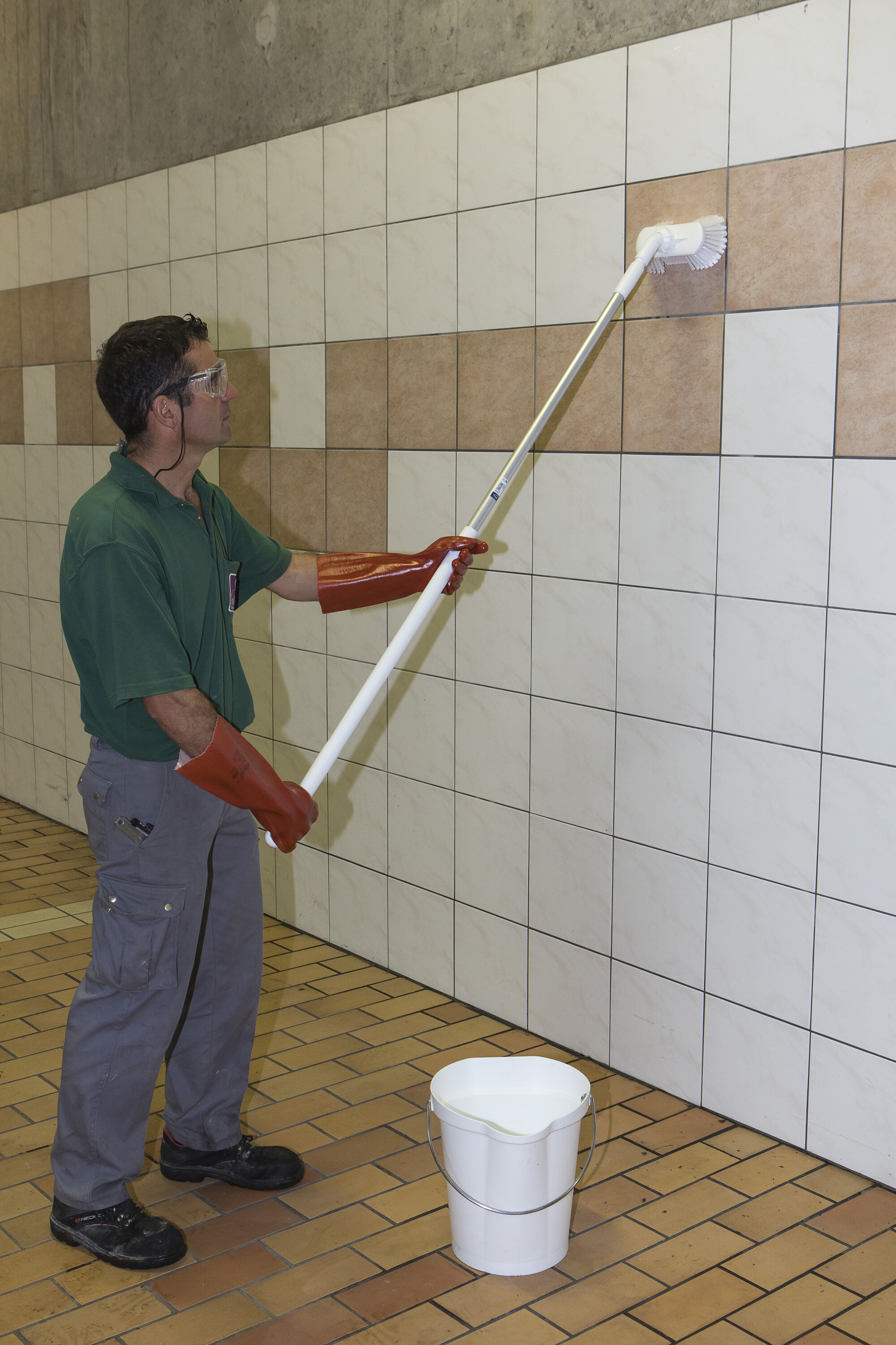 Vikan Washing Brush w/Angle adjustment, waterfed, 240 mm, Soft/split, Blue