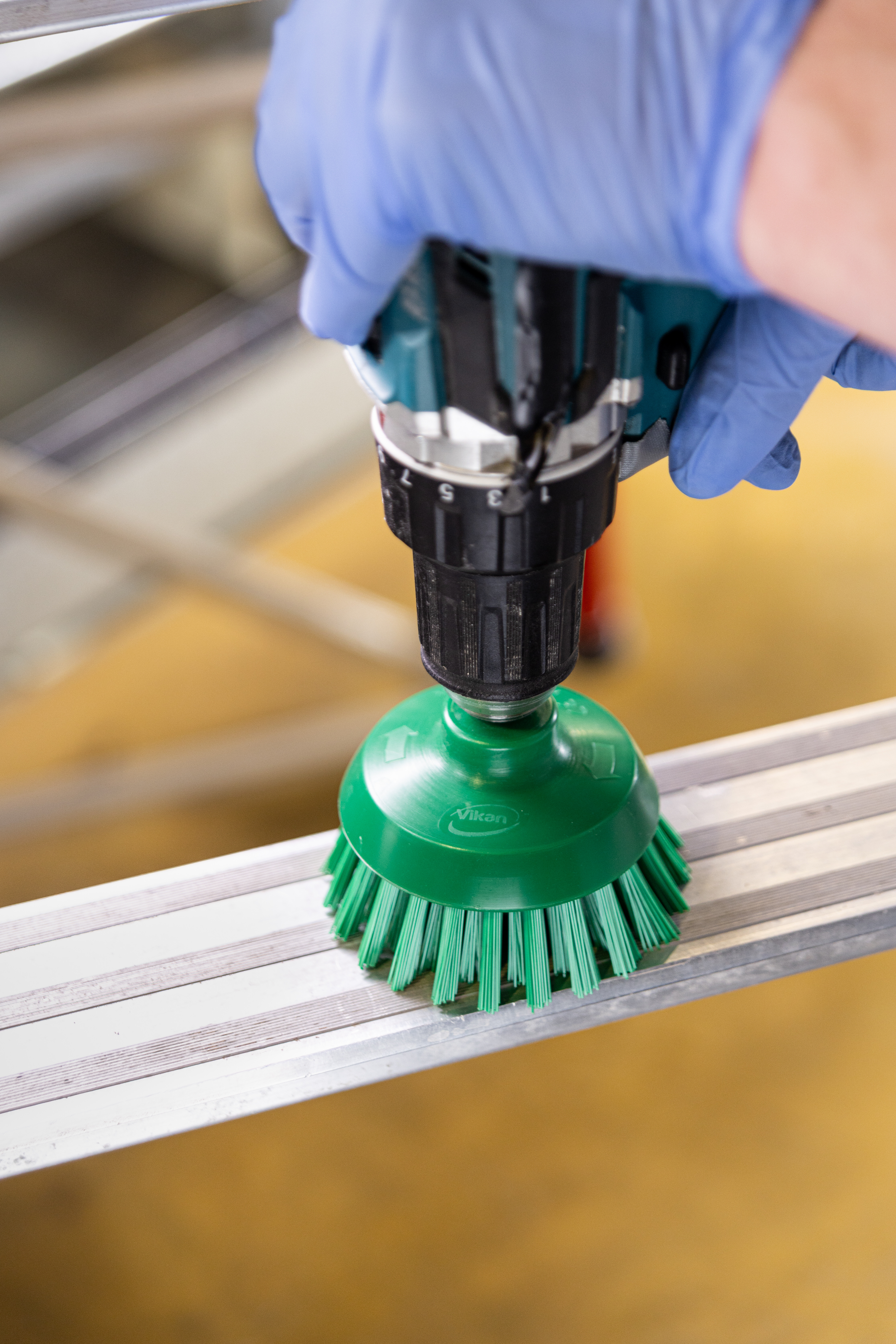 Vikan HyDrive Round Brush, Ø90 mm, Very hard, Blue