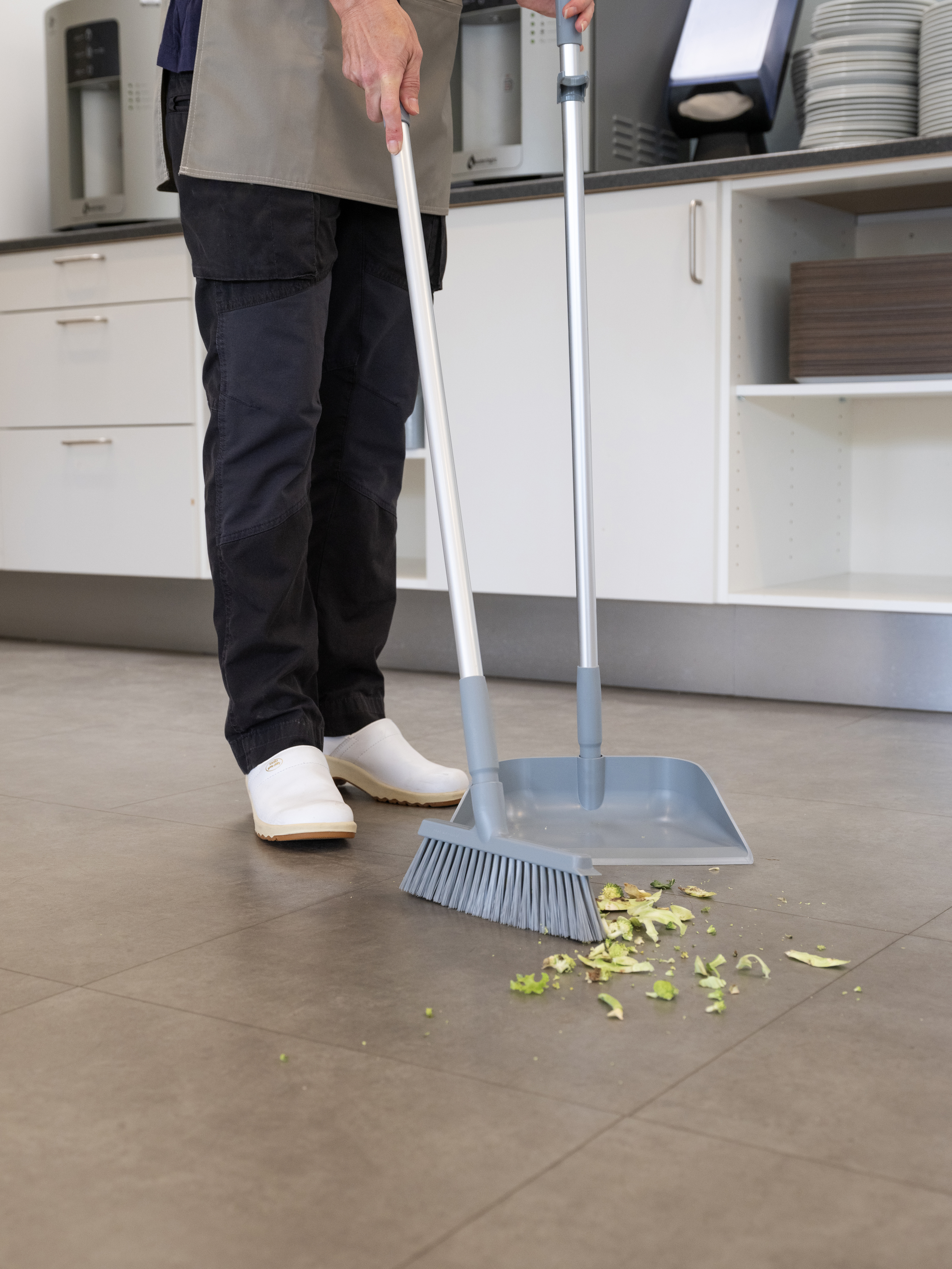 Vikan Upright Dustpan, 330 mm, Blue