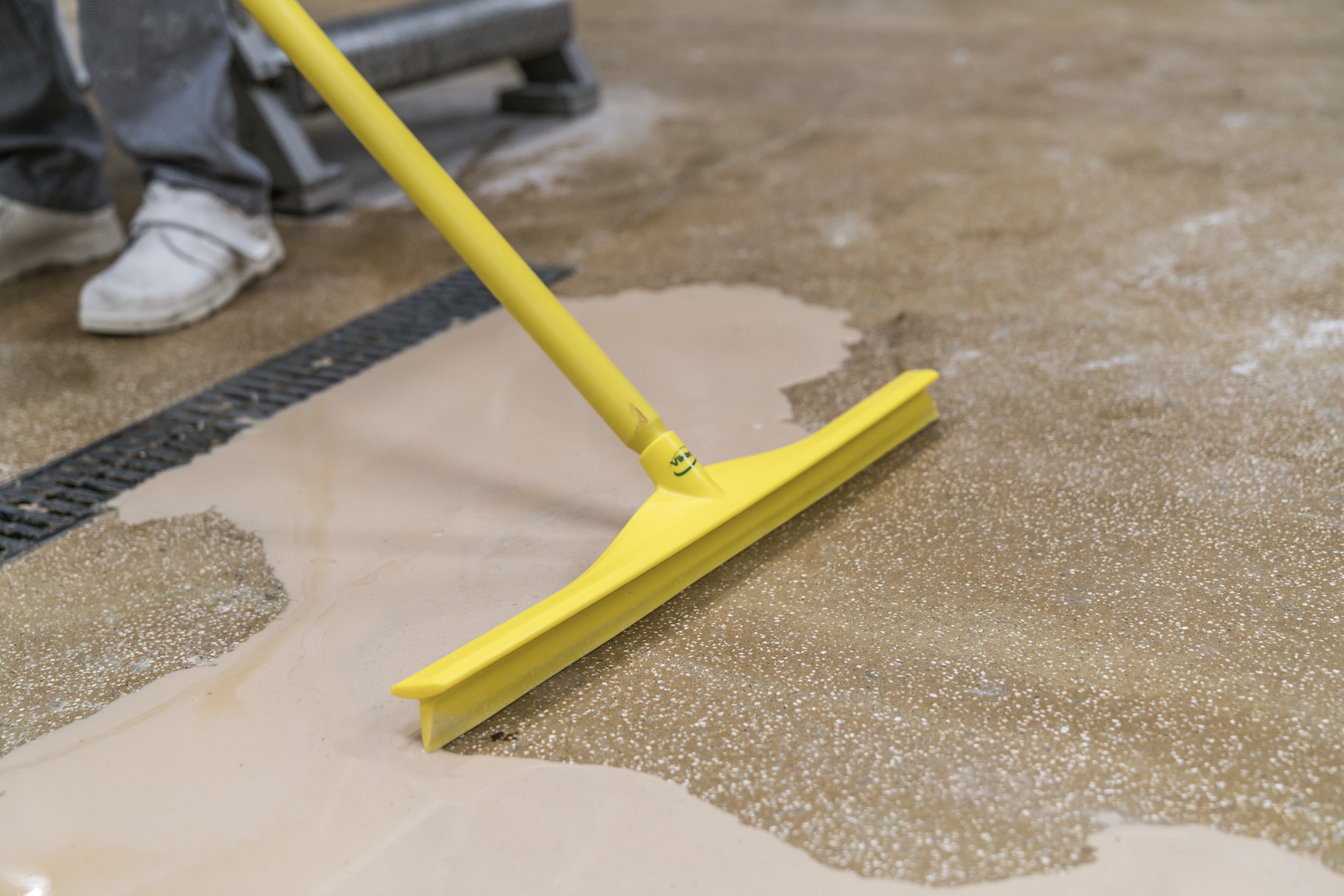 Vikan Ultra Hygiene Squeegee, 700 mm, Blue