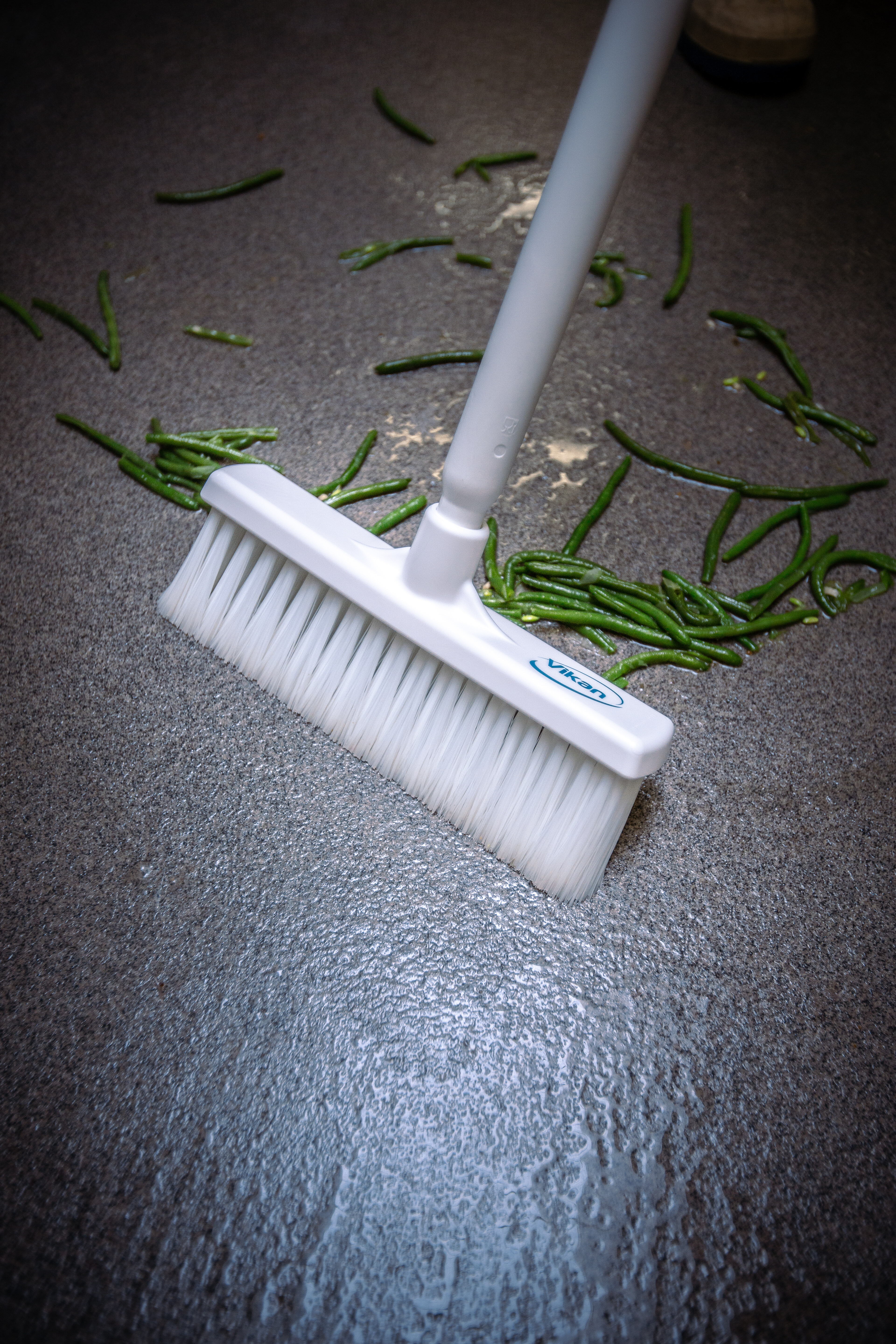 Vikan Broom w/ Straight Neck, 310 mm, Medium, Blue