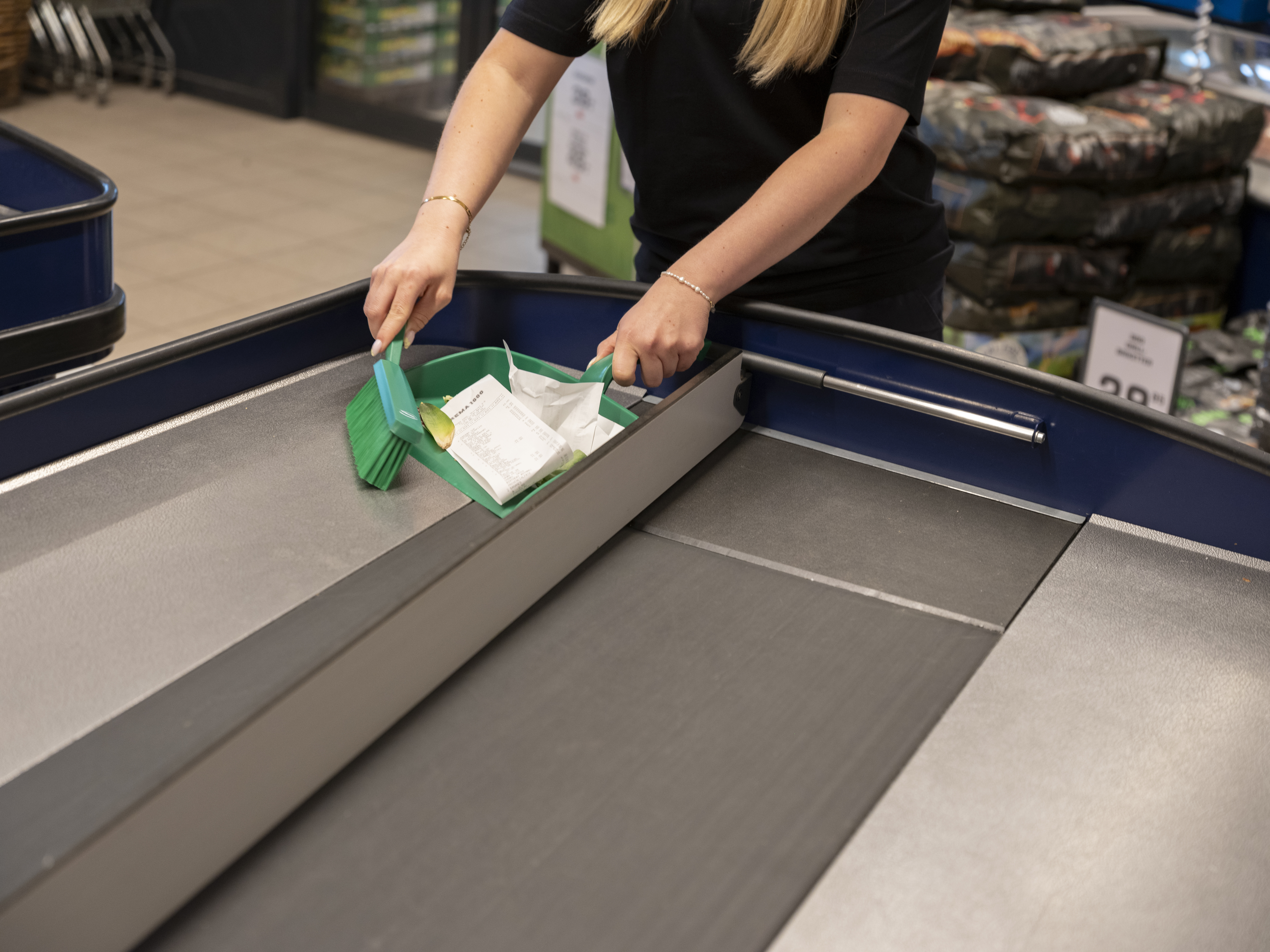 Vikan Hand Brush, 330 mm, Medium, Blue