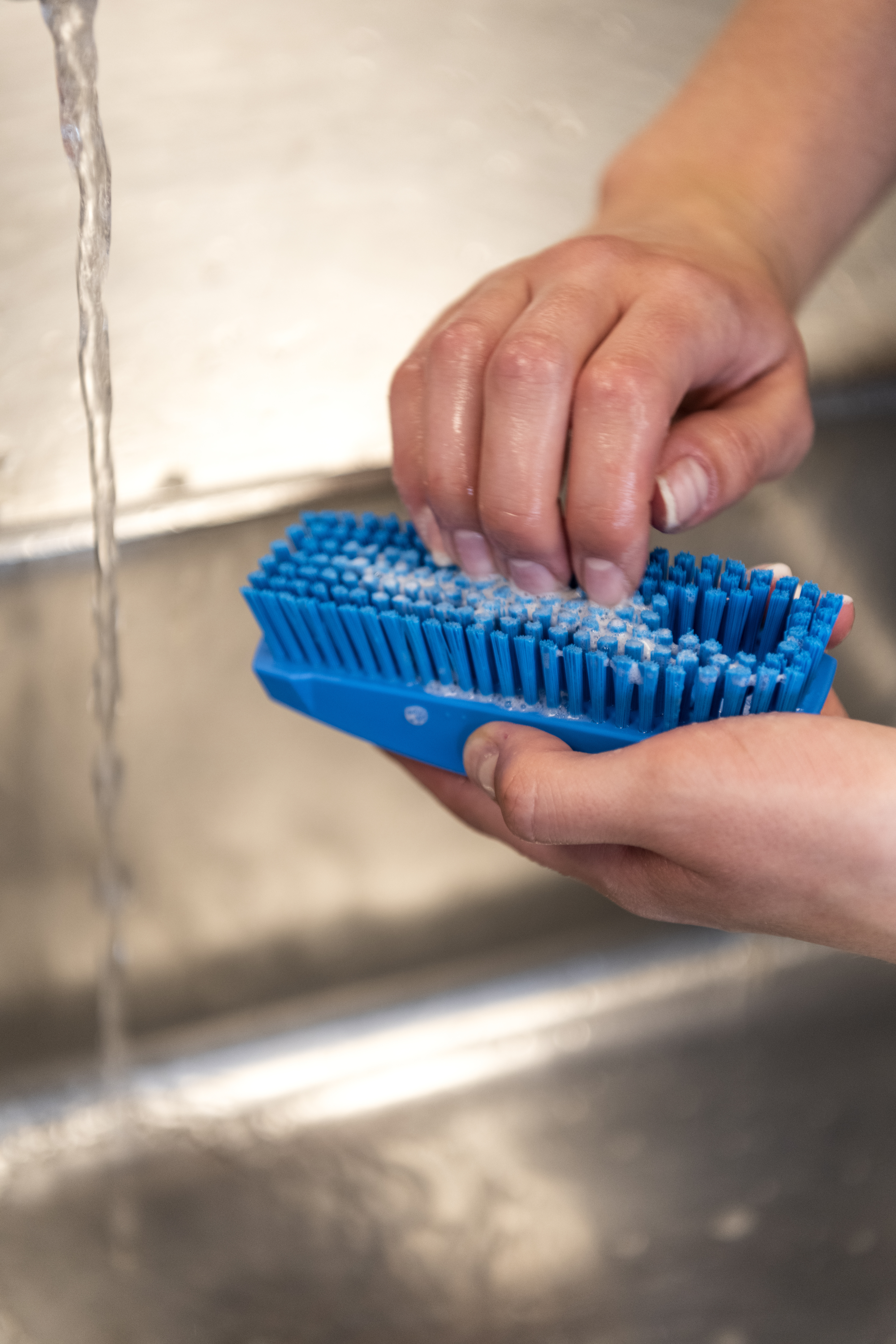 Vikan Hand Brush S / Nailbrush, 130 mm, Hard, Blue