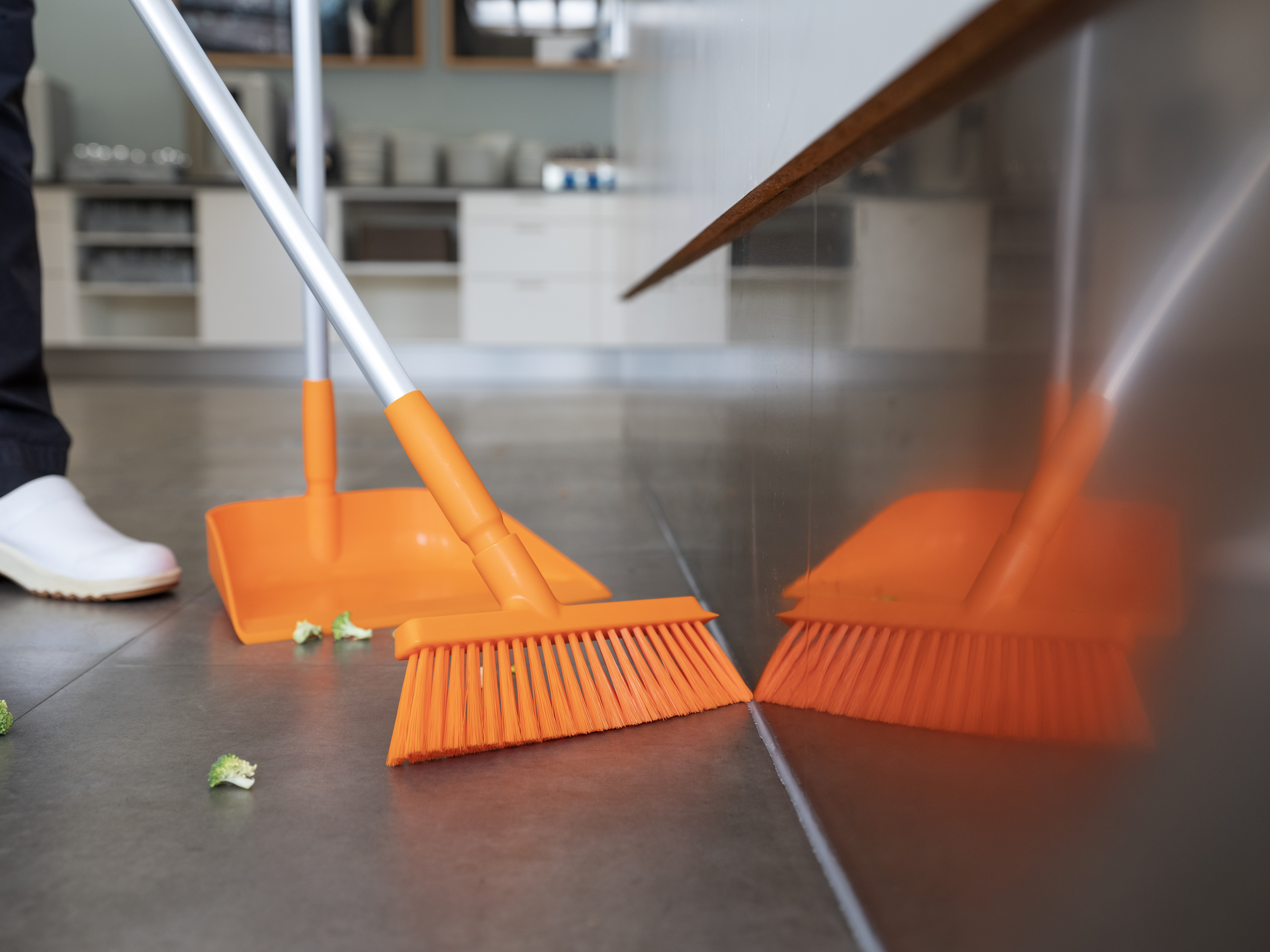 Vikan Upright Dustpan, 330 mm, Blue