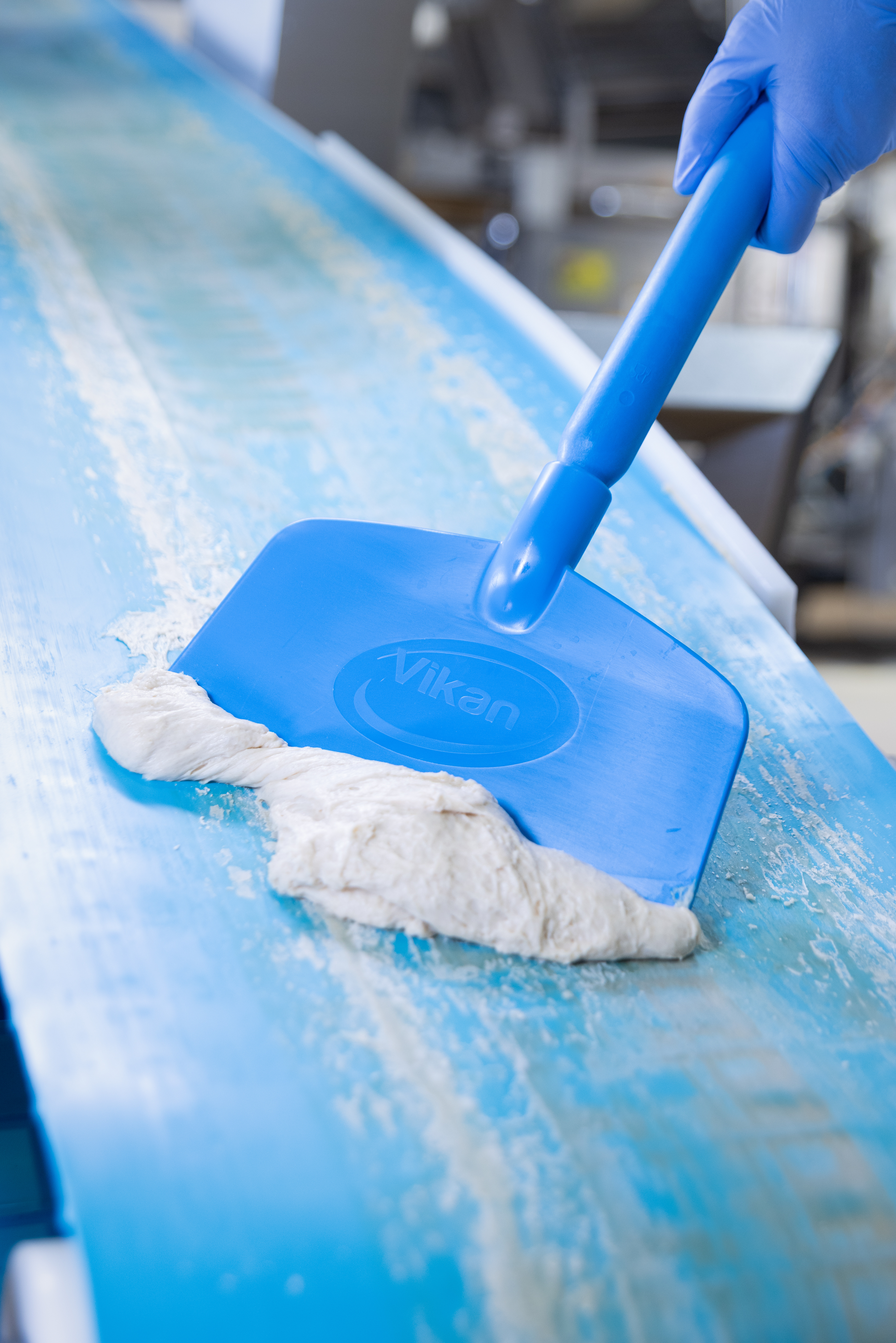 Vikan Nylon Table & Floor Scraper, 255 mm, Hard, Blue