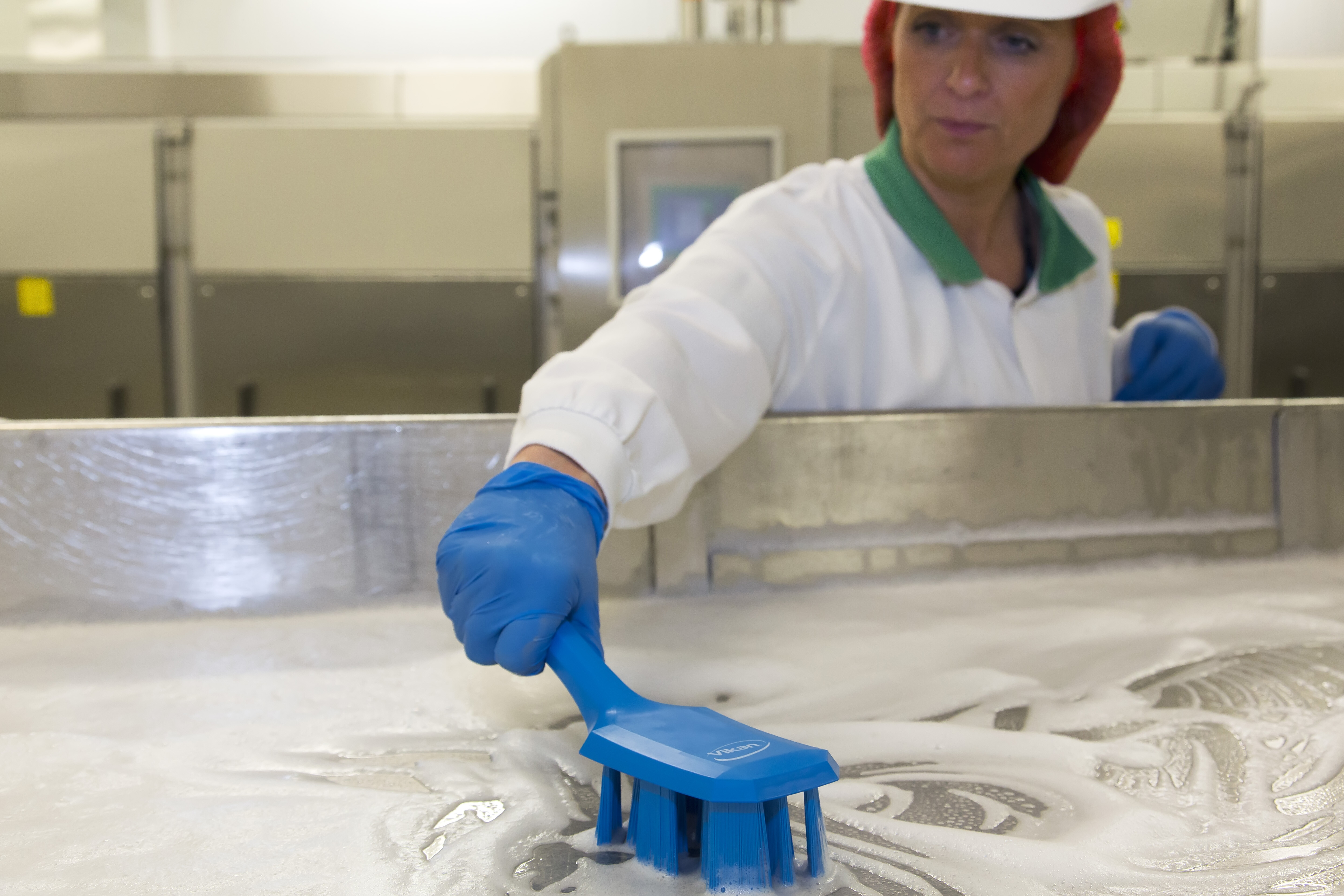 Vikan UST Hand Brush w/short handle, 260 mm, Hard, Blue