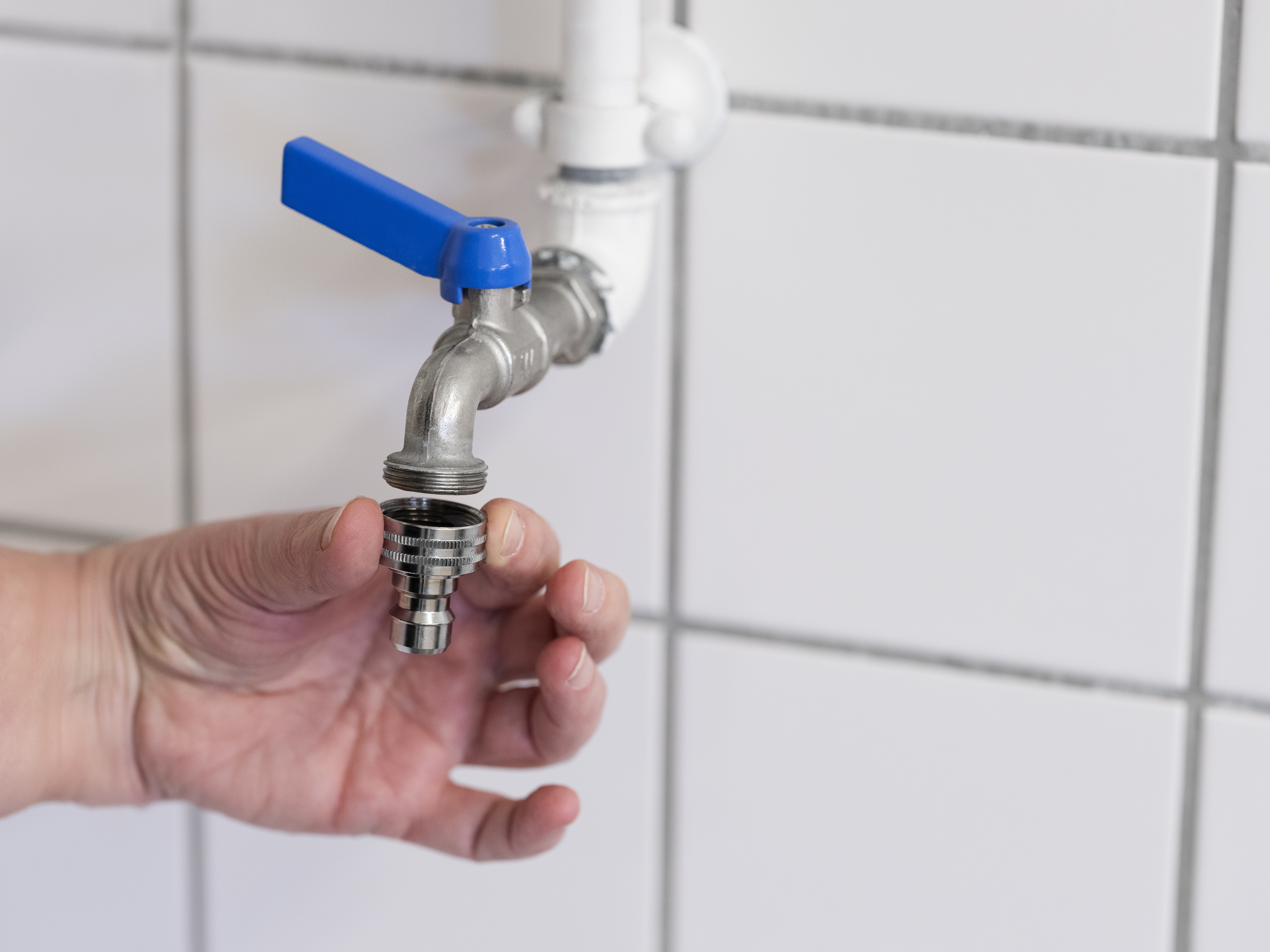 Water Tap Nozzle with 1/2", 3/4" & M22 Internal Thread, 1/2"(Q)