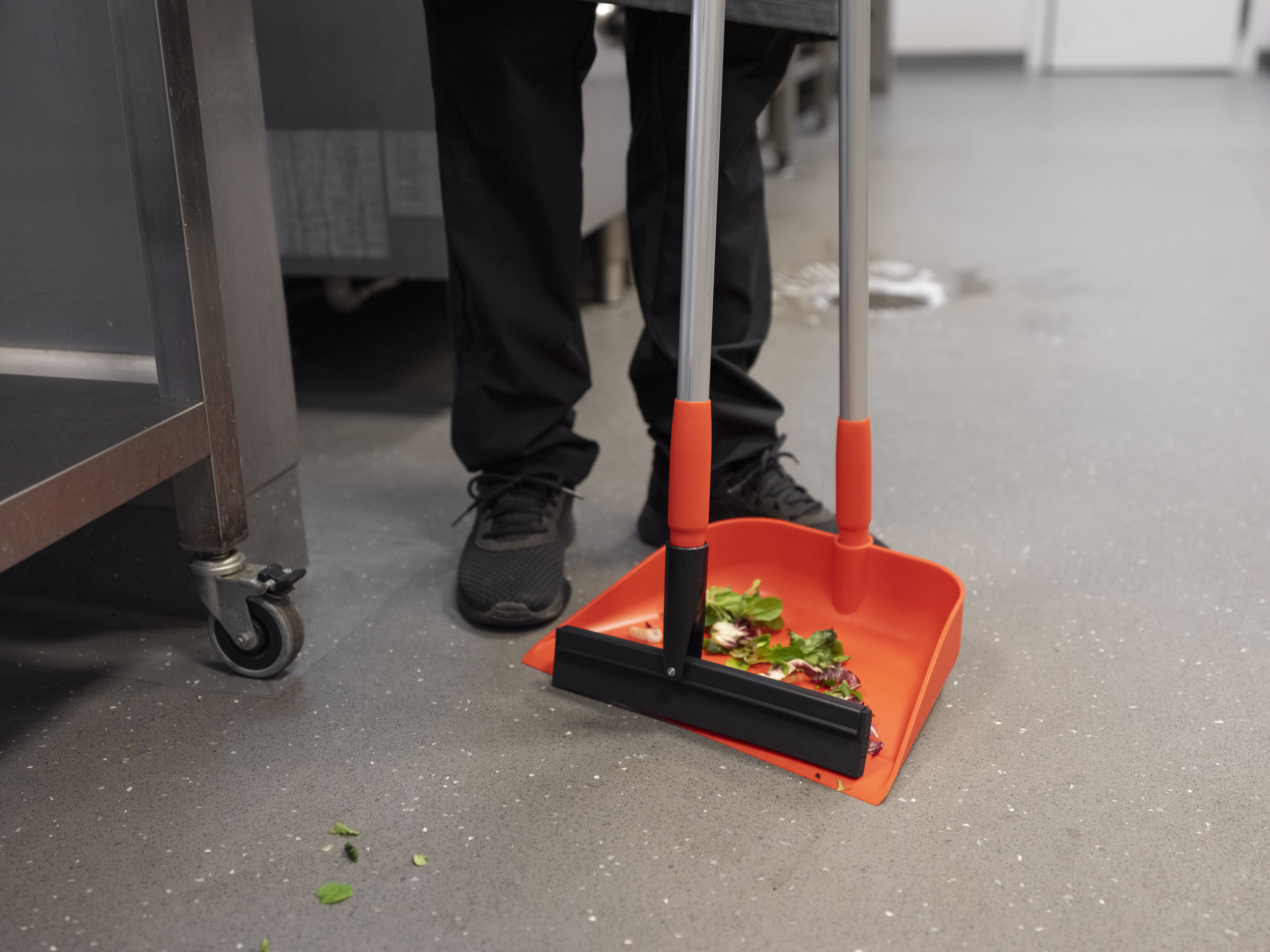 Vikan Upright Dustpan and Broom Set, 330 mm, Medium, Blue