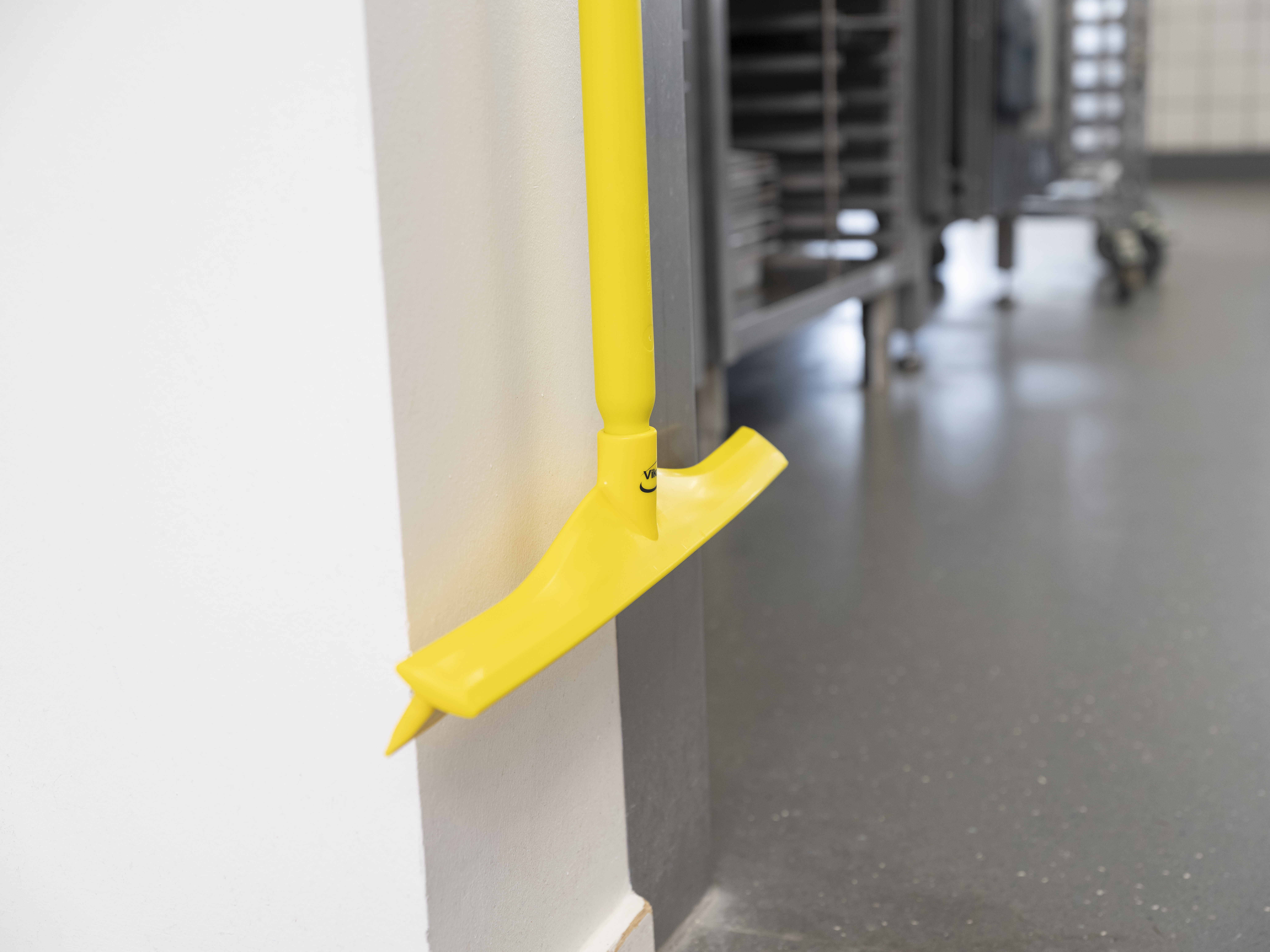 Vikan Ultra Hygiene Squeegee, 700 mm, Blue