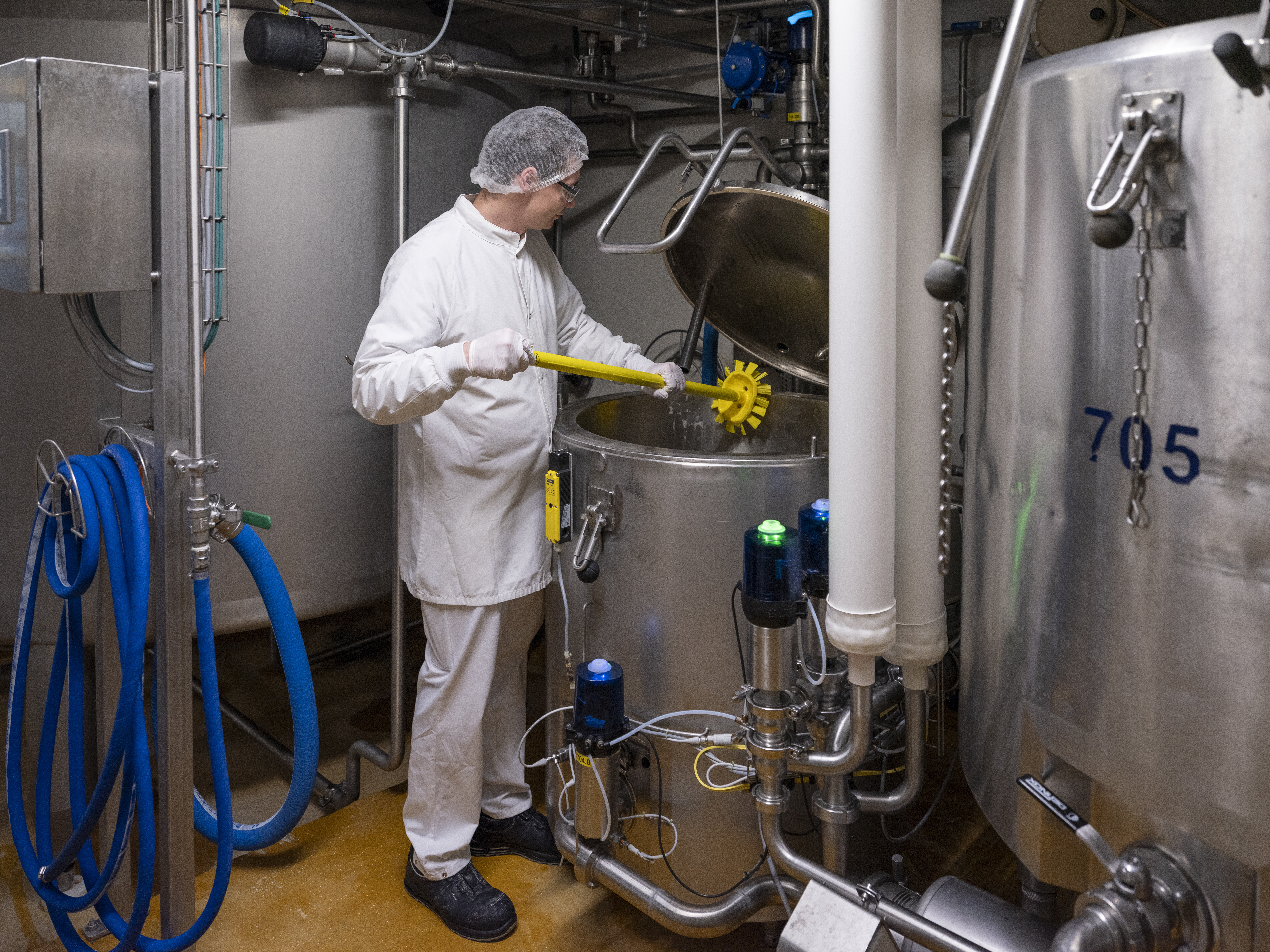 Vikan UST Tank Brush, 190 mm, Hard, Blue