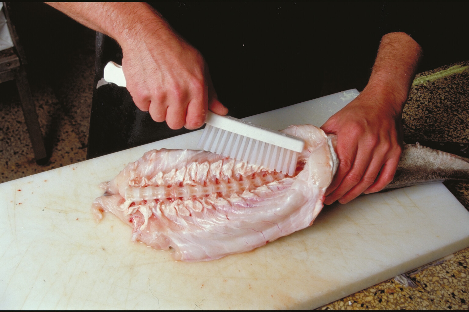 Vikan Narrow Hand Brush w/Short Handle, 300 mm, Very hard, Blue