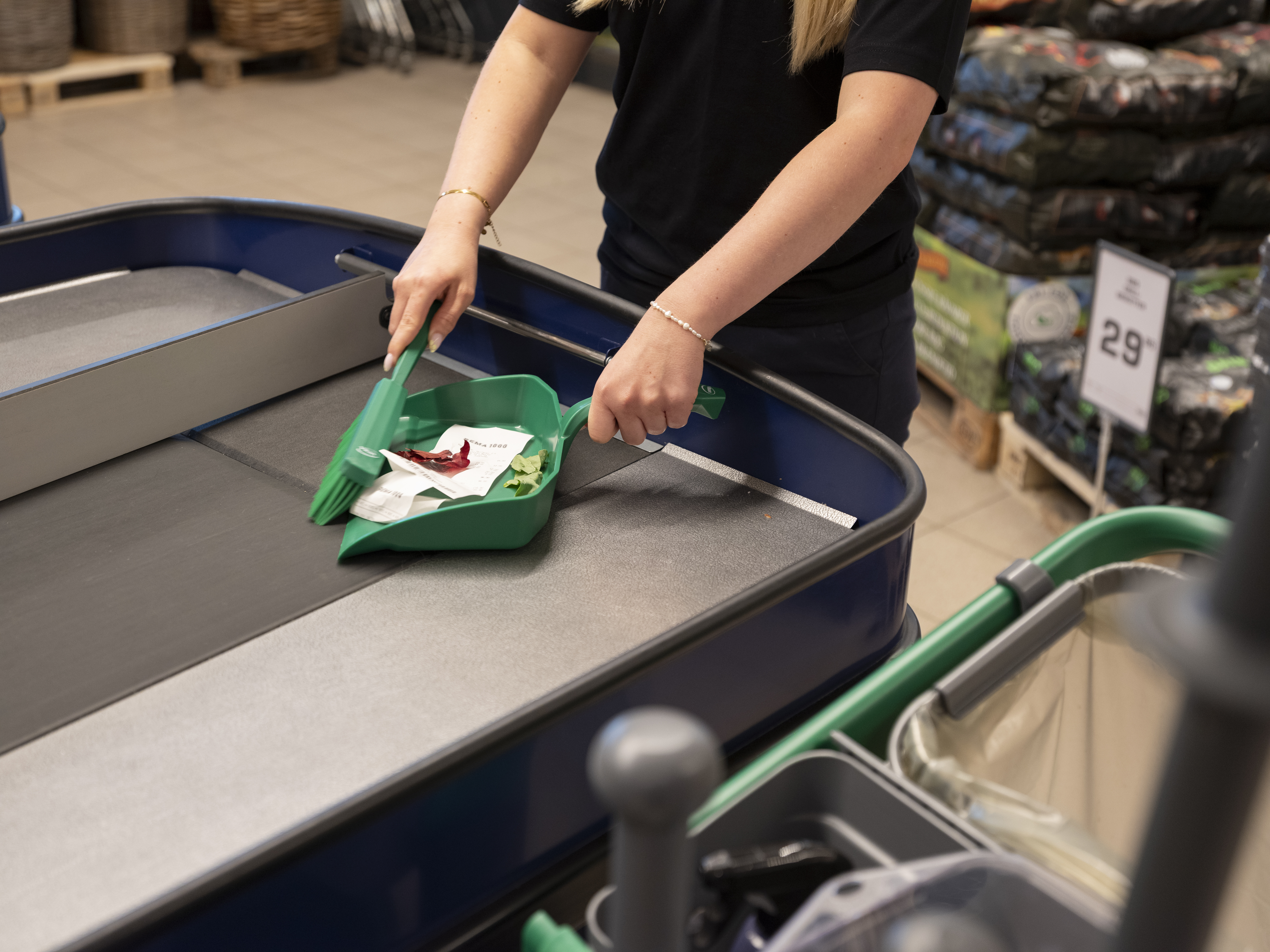 Vikan Hand Brush, 330 mm, Medium, Blue